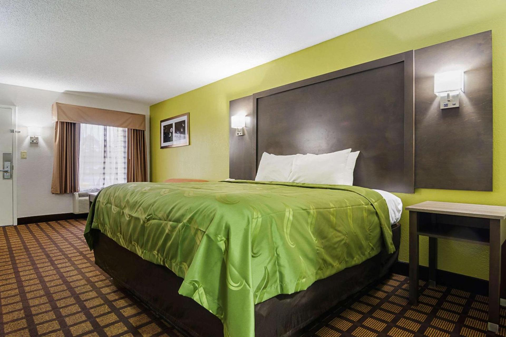 Quality Inn Raeford photo 16