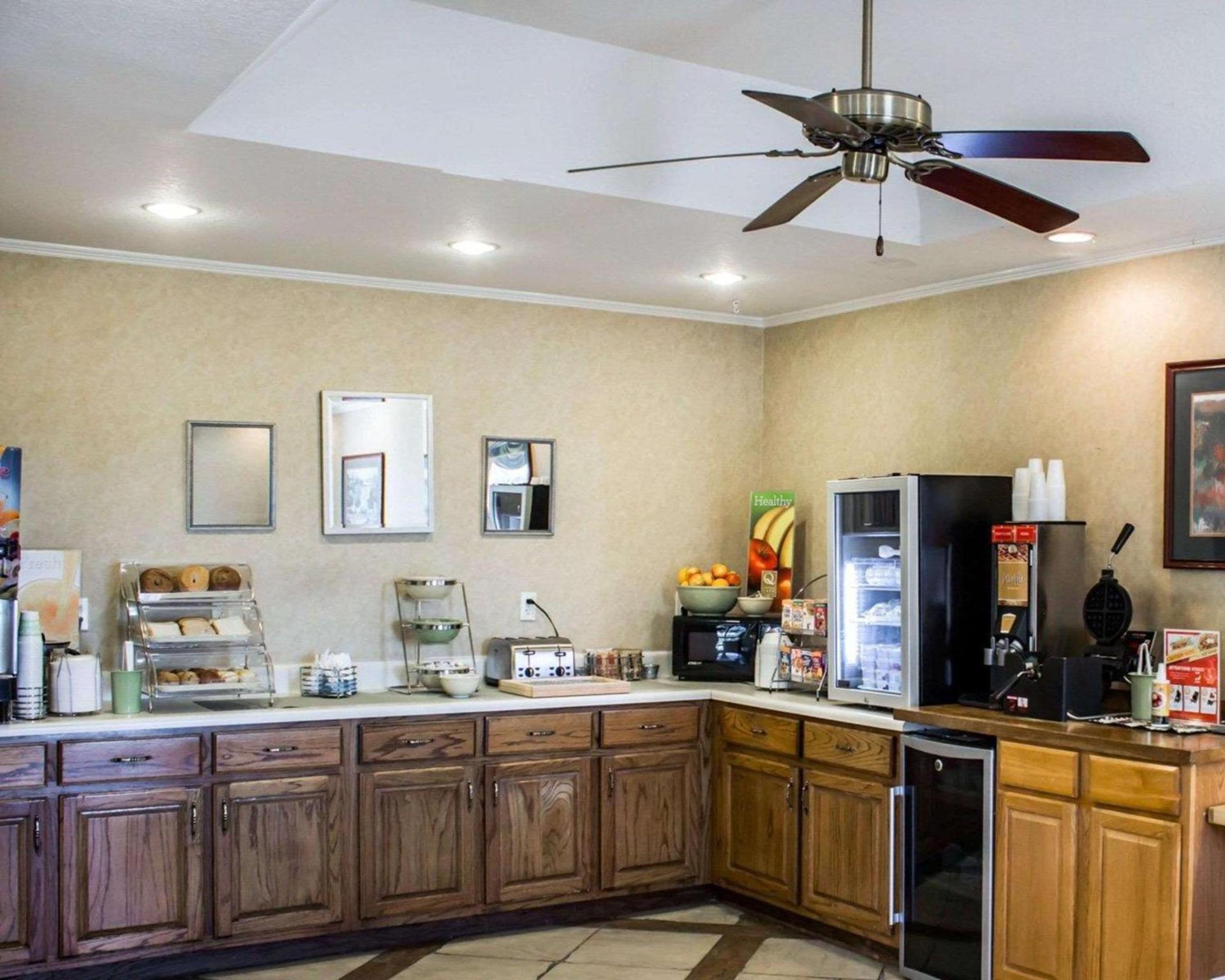 Quality Inn Goldsboro photo 28