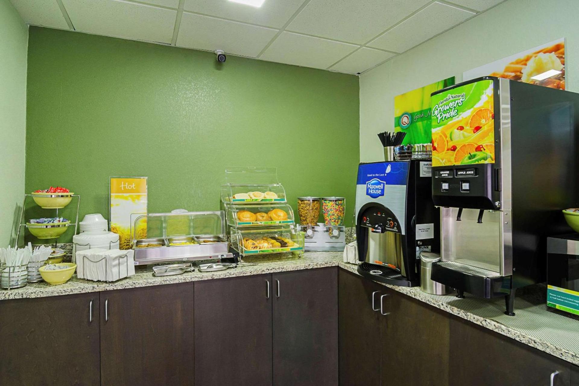 Quality Inn Raeford photo 14