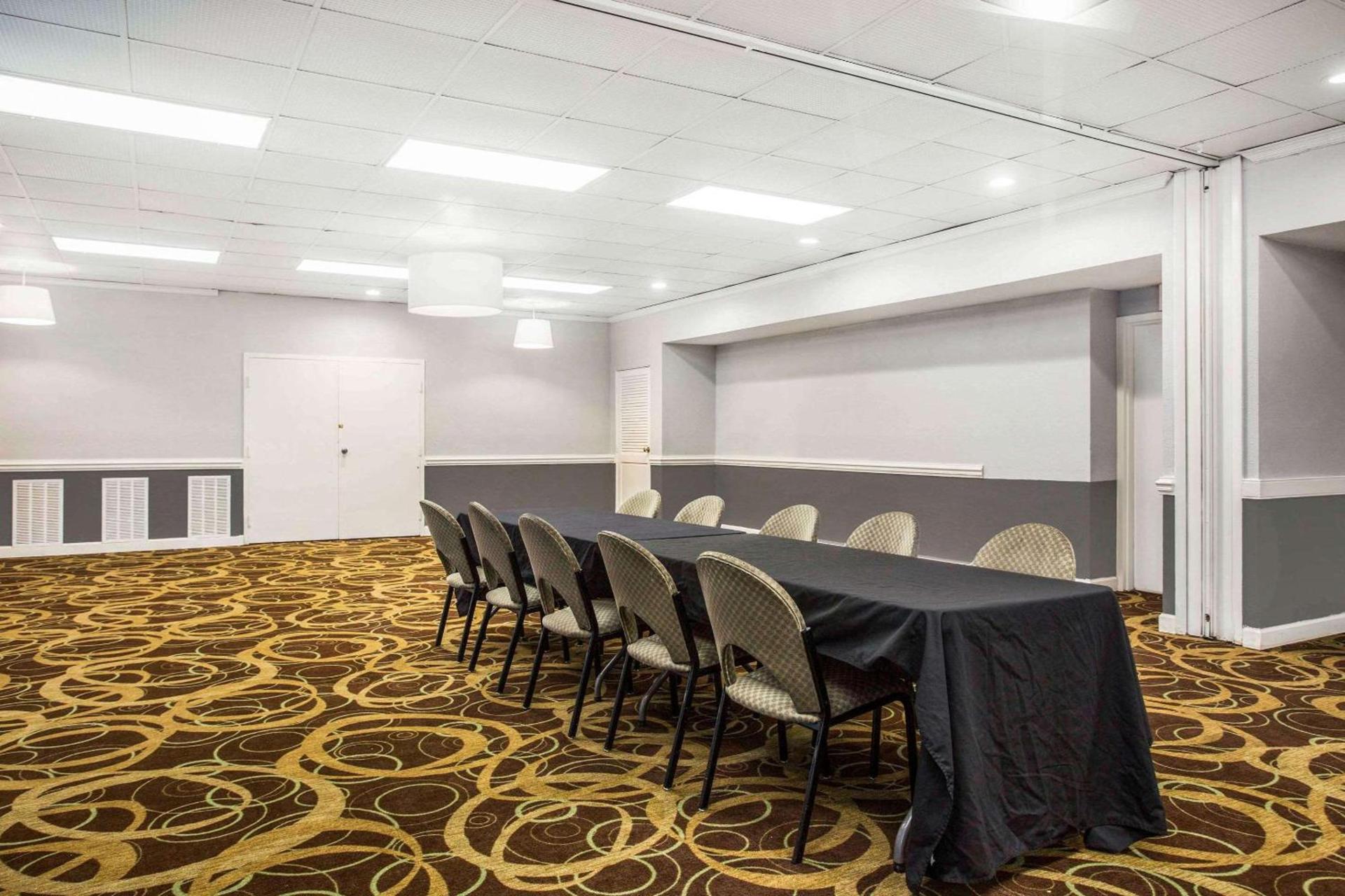 Quality Inn & Suites University Area photo 26