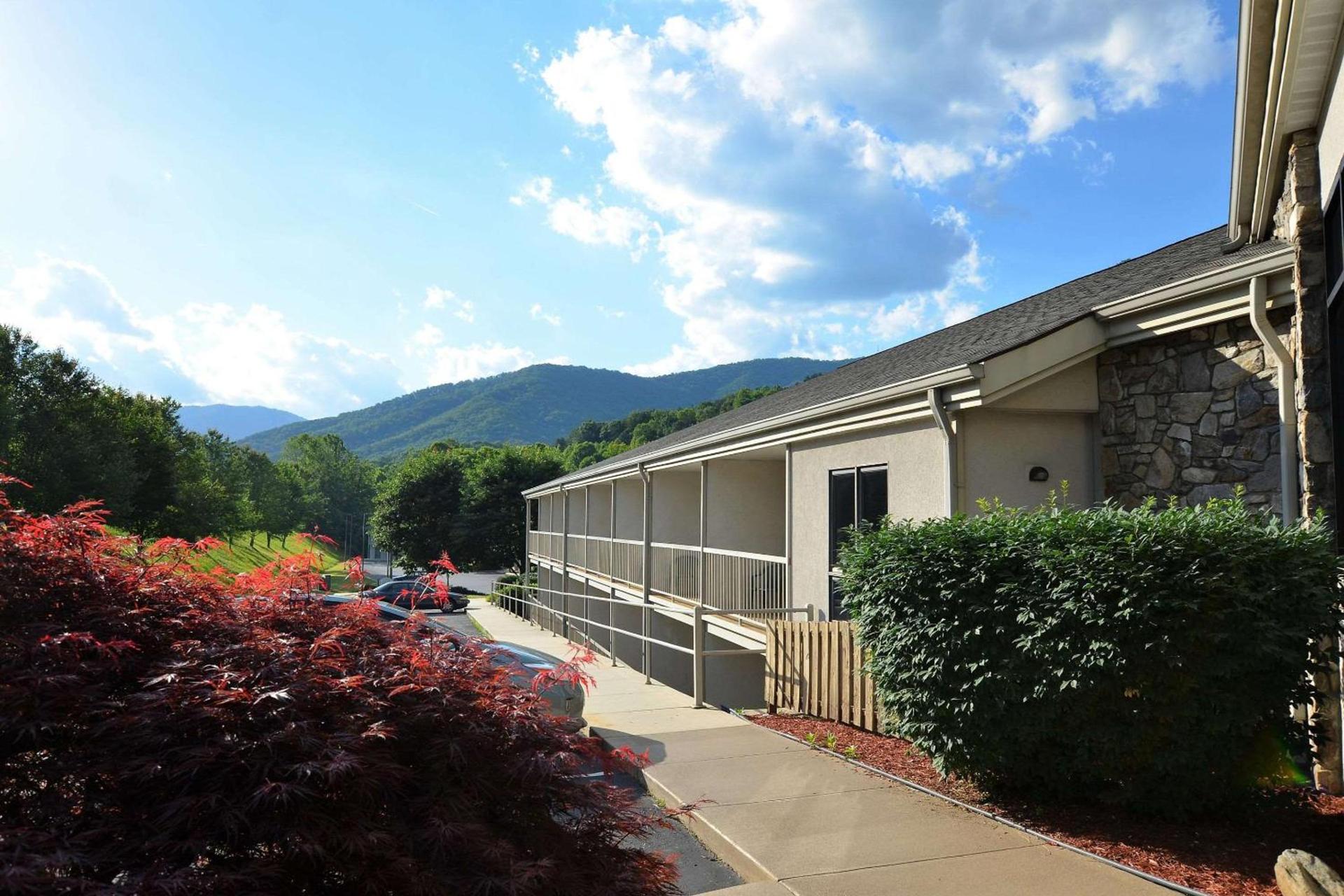 Quality Inn Cherokee Riverside photo 3