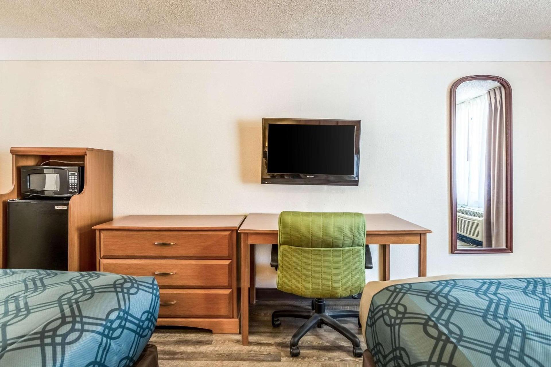 Econo Lodge Gastonia North photo 10