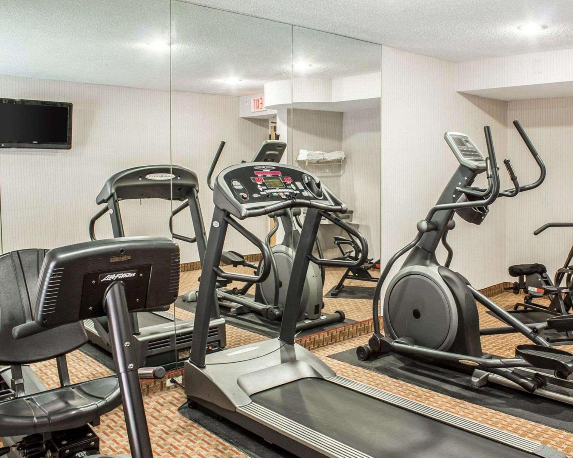 Quality Inn & Suites Raleigh North photo 14