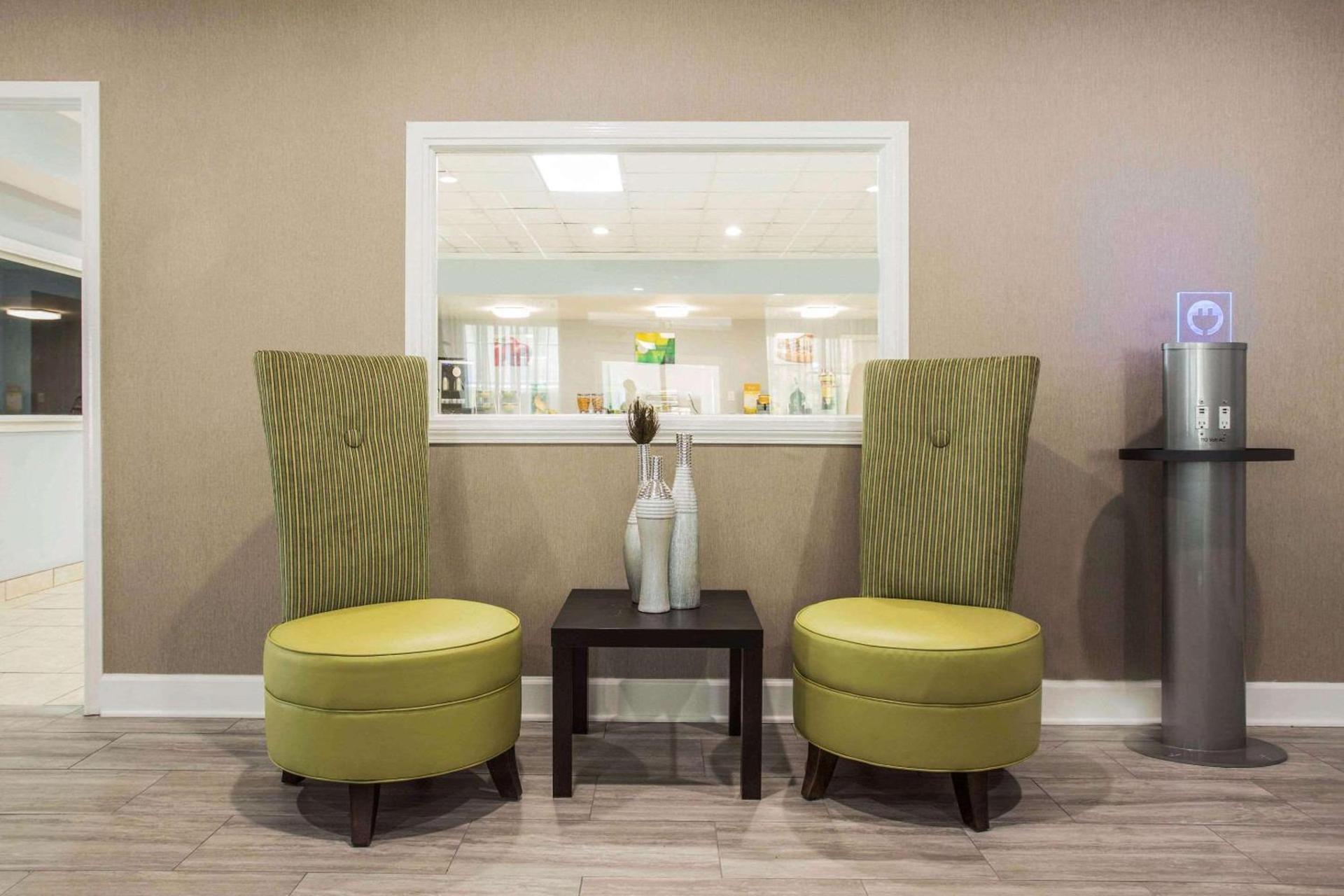 Quality Inn & Suites University Area photo 5