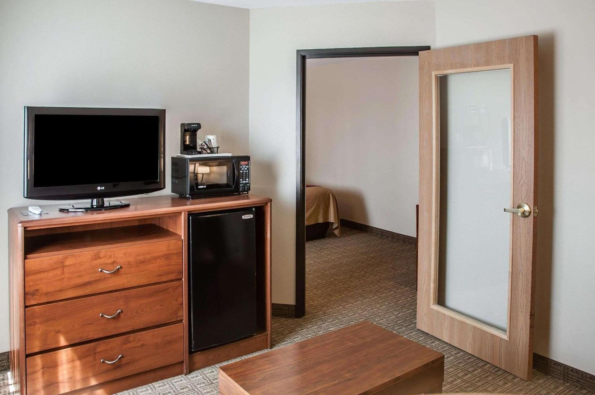 Comfort Inn Dickinson photo 17
