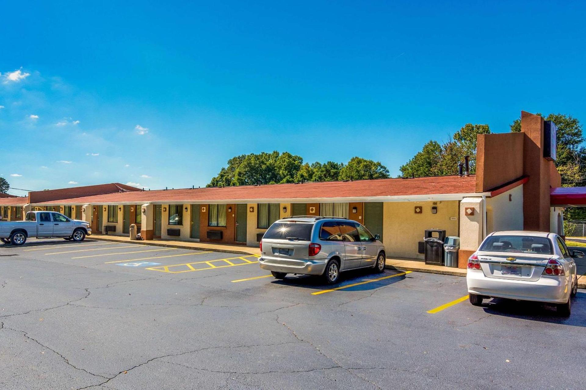Econo Lodge Gastonia North photo 2