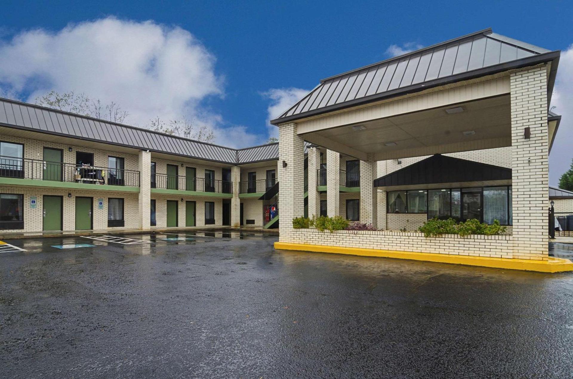 Quality Inn Raeford photo 1