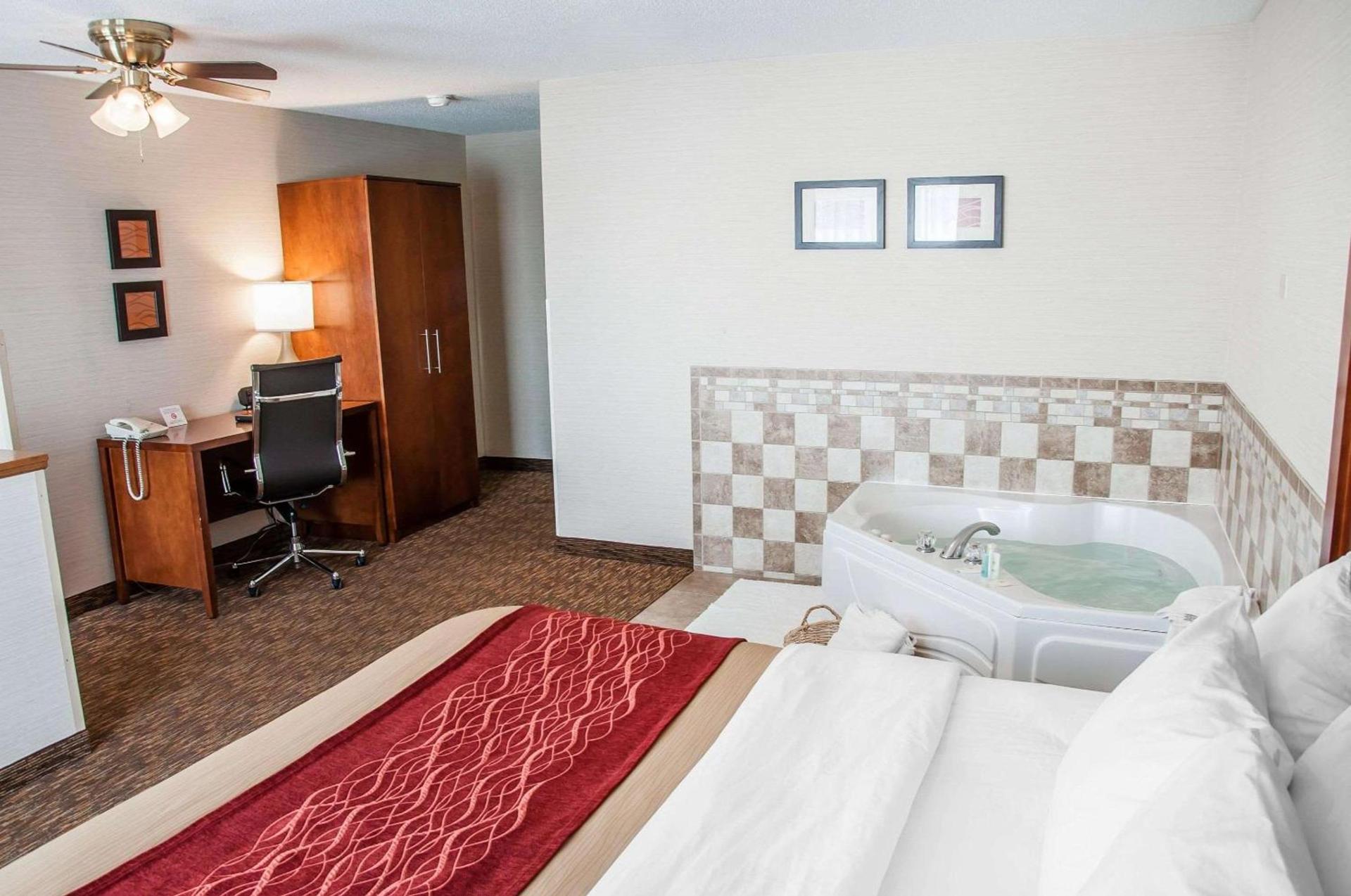 Comfort Inn Dickinson photo 16