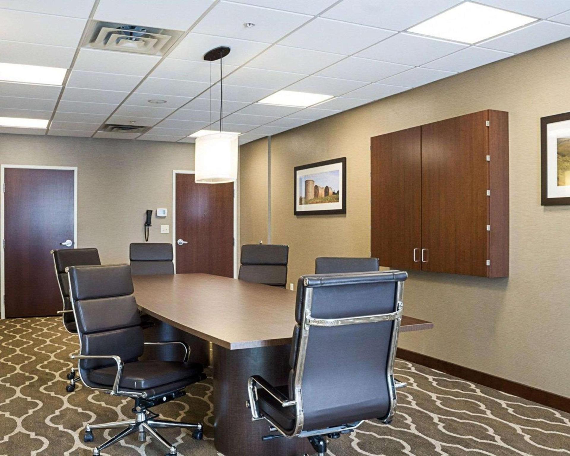 Comfort Suites Fargo Medical Center photo 28