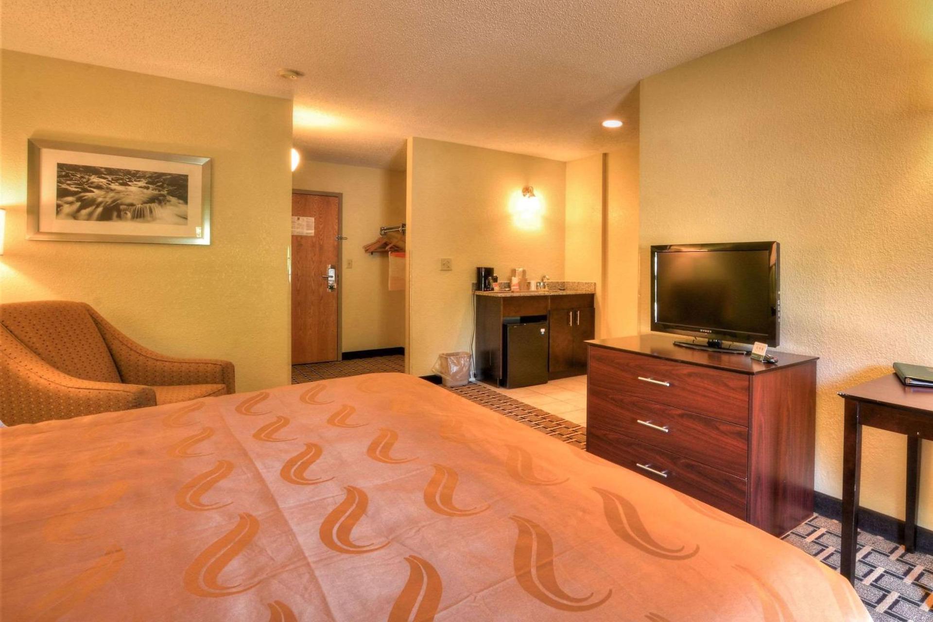 Quality Inn Cherokee Riverside photo 13