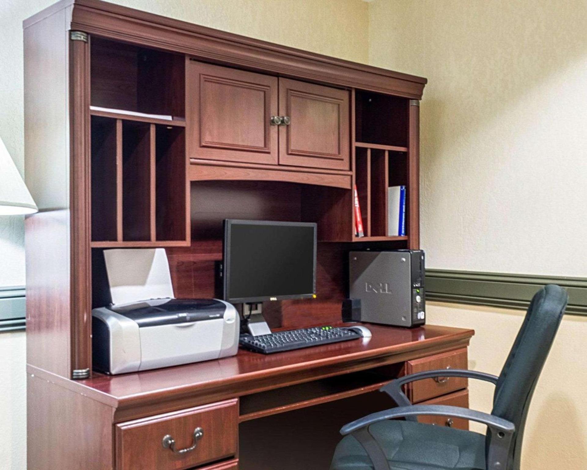 MainStay Suites Minot photo 31