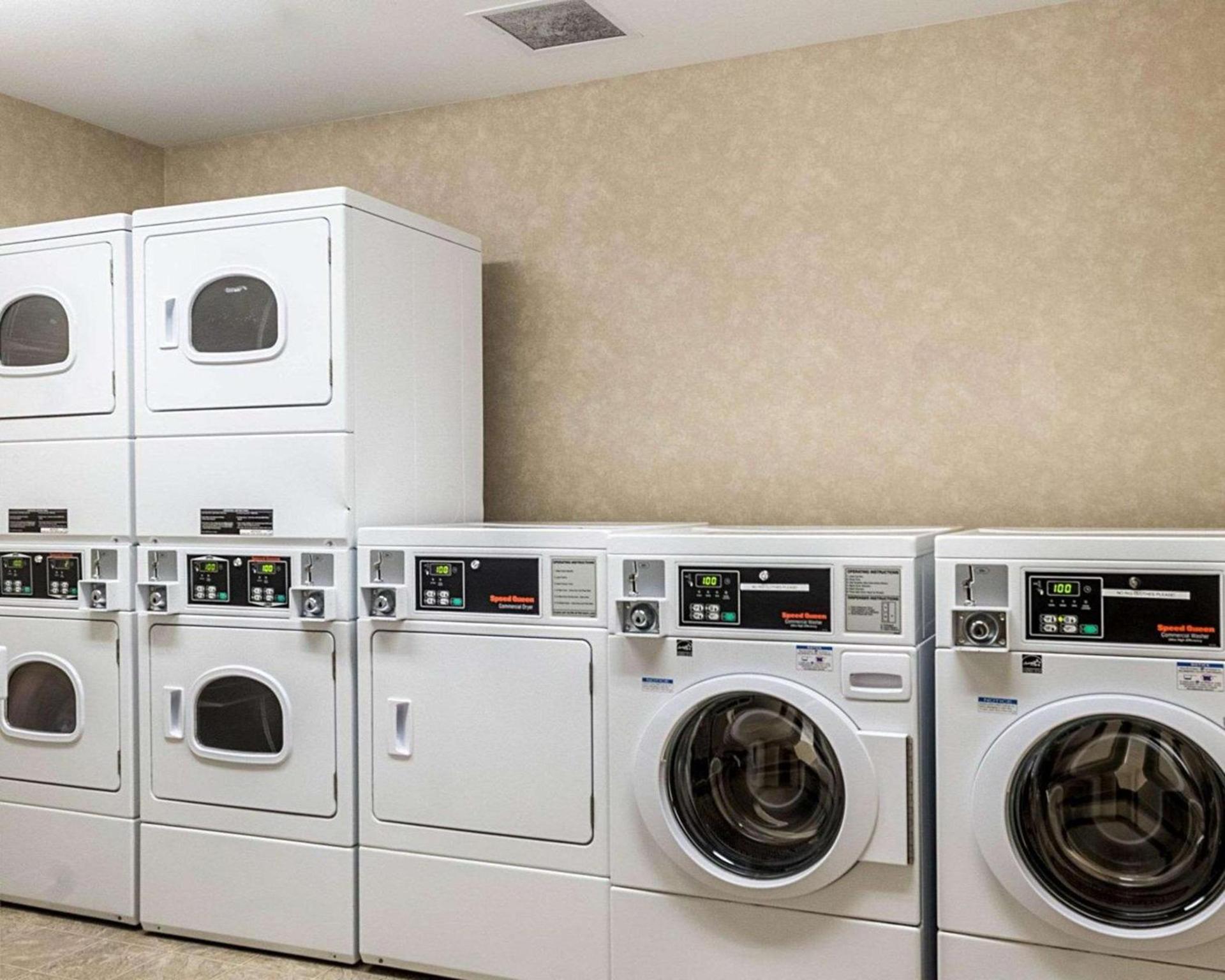 MainStay Suites Minot photo 36