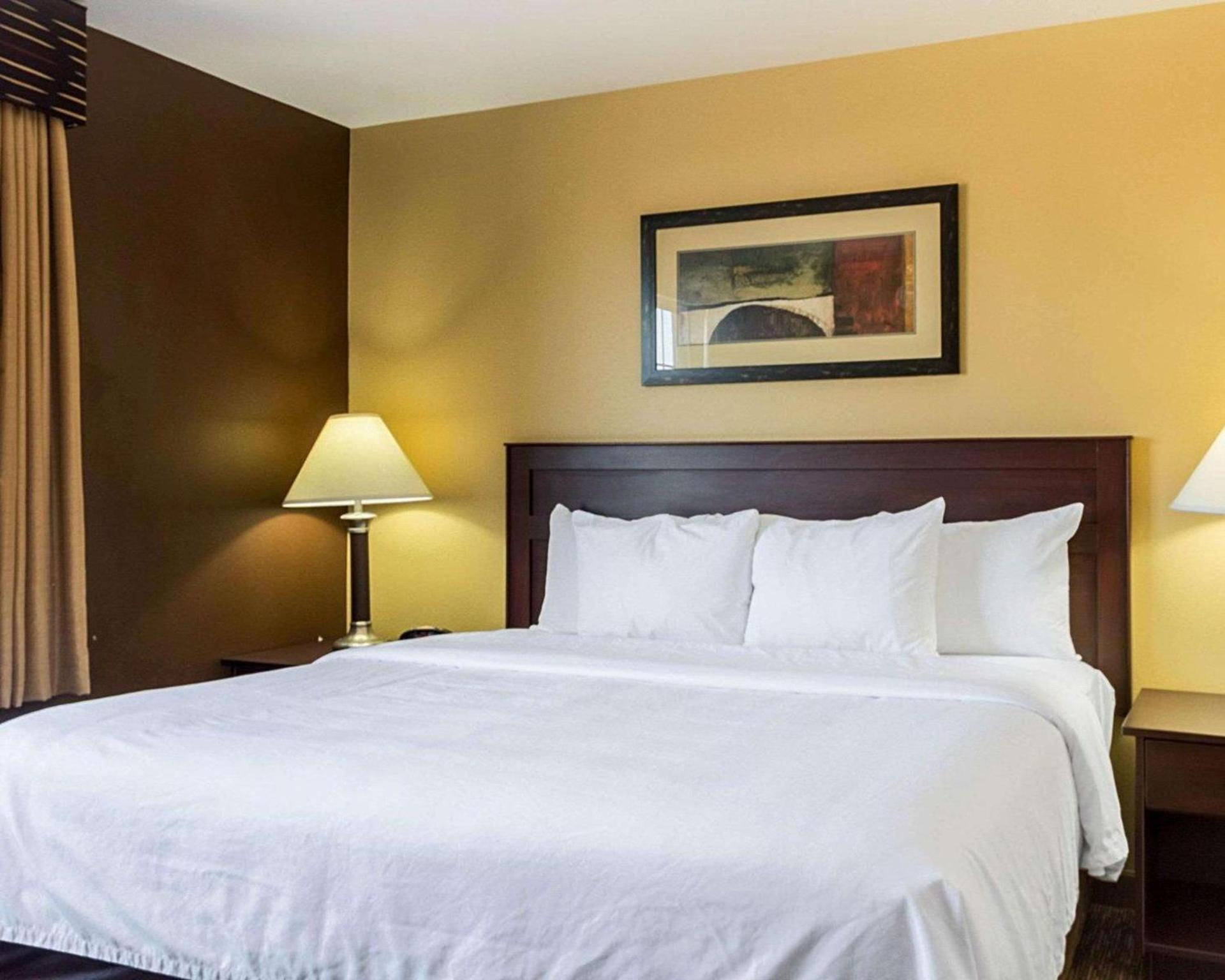 MainStay Suites Minot photo 27