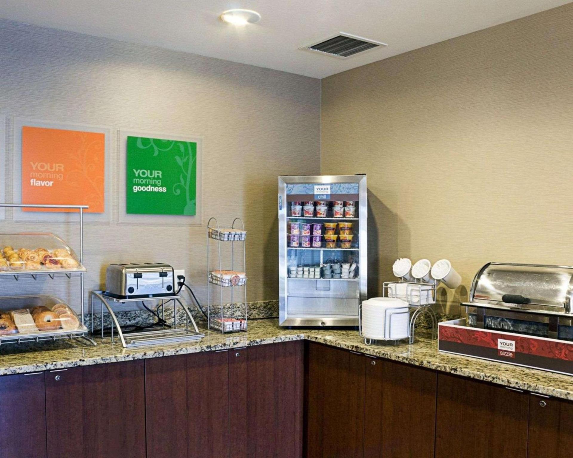 Comfort Suites Fargo Medical Center photo 30