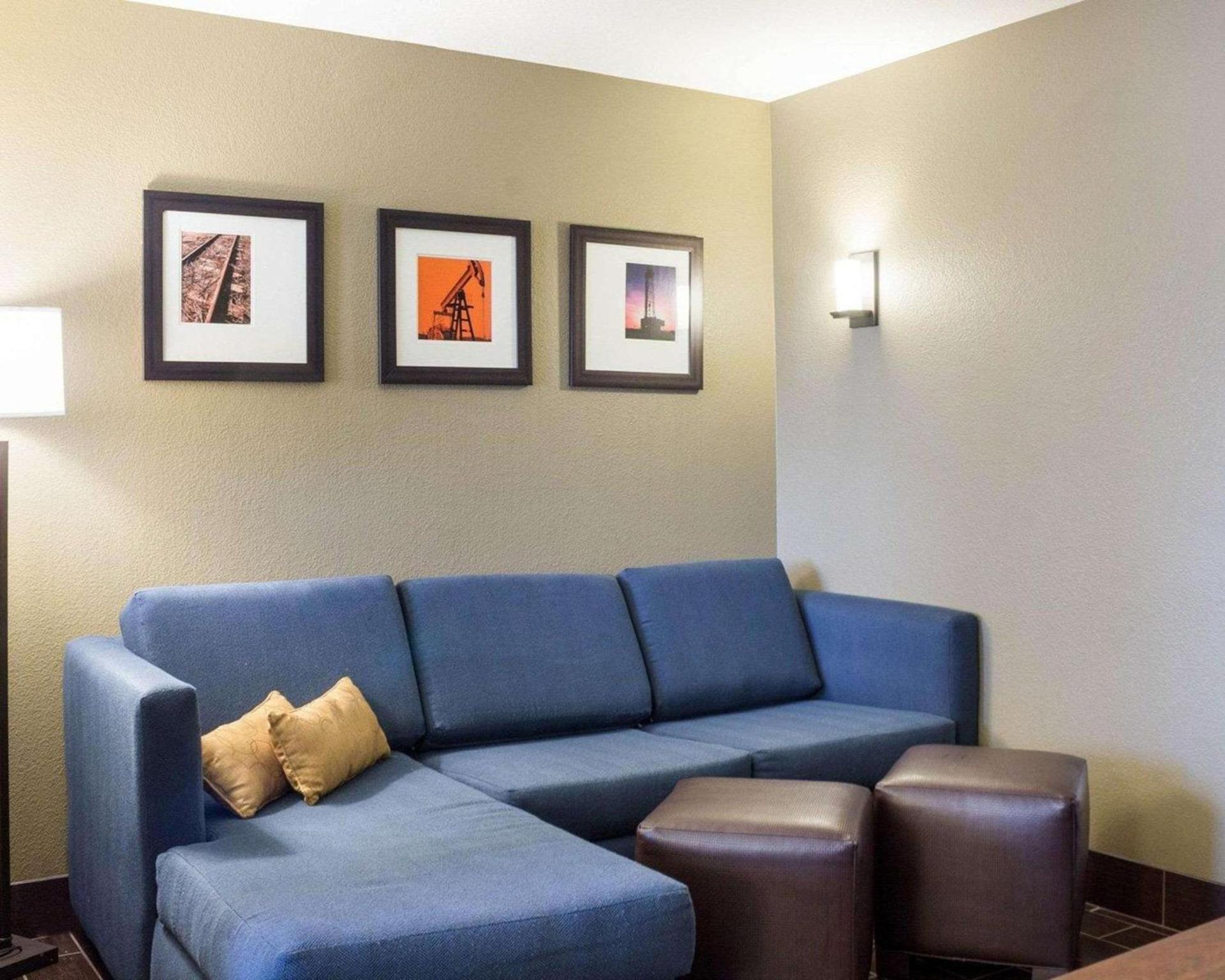 Comfort Suites Minot South photo 25