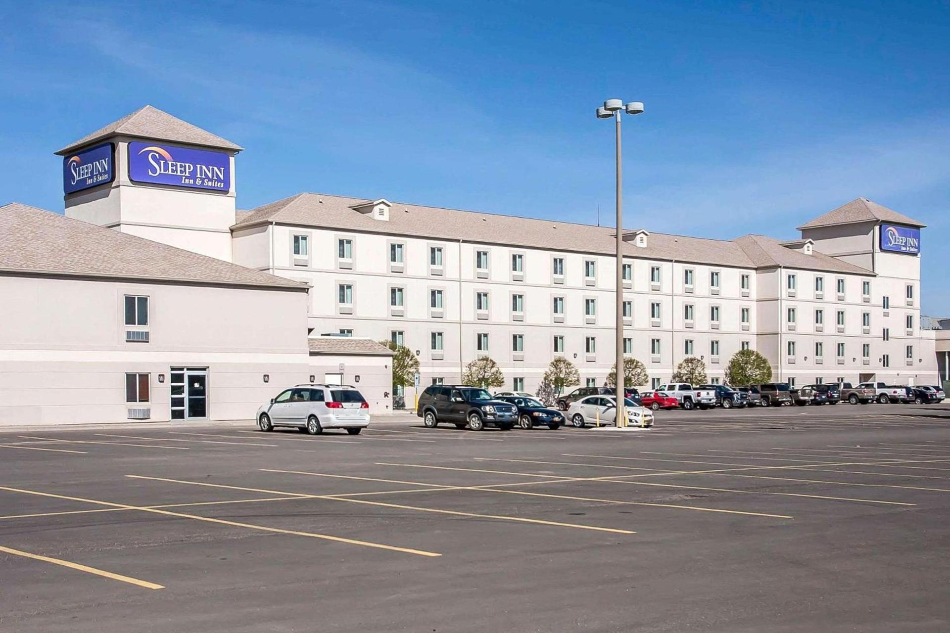 Sleep Inn & Suites Conference Center and Water Park — hotel in Minot