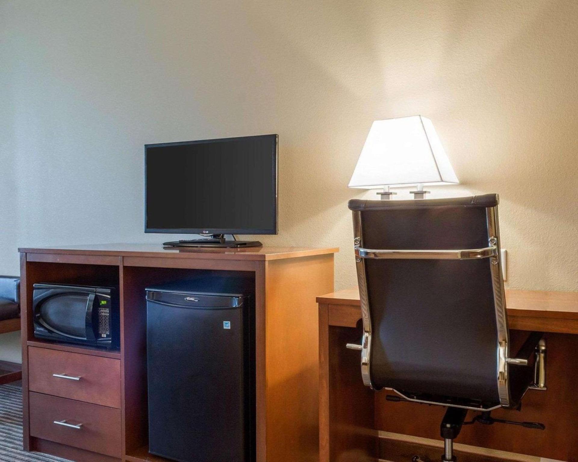 Comfort Inn & Suites Watford City photo 15