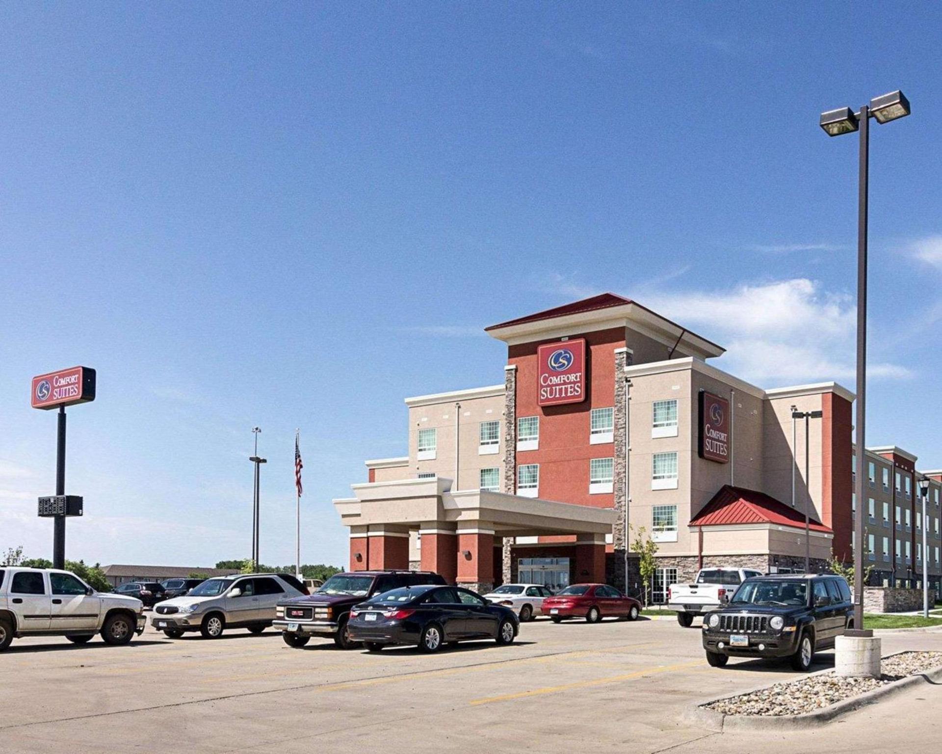 Comfort Suites Minot South photo 3