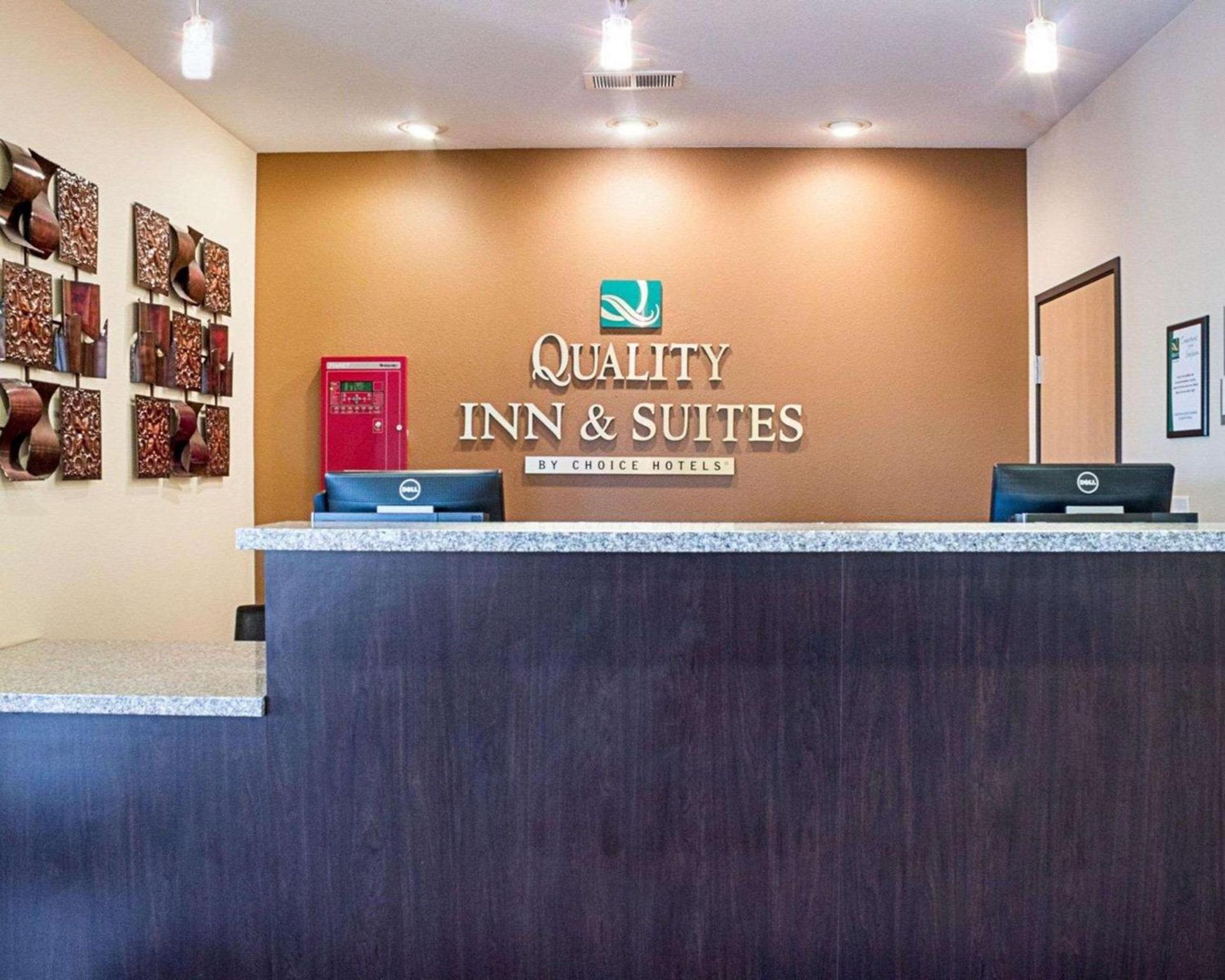 Quality Inn & Suites Minot North photo 5