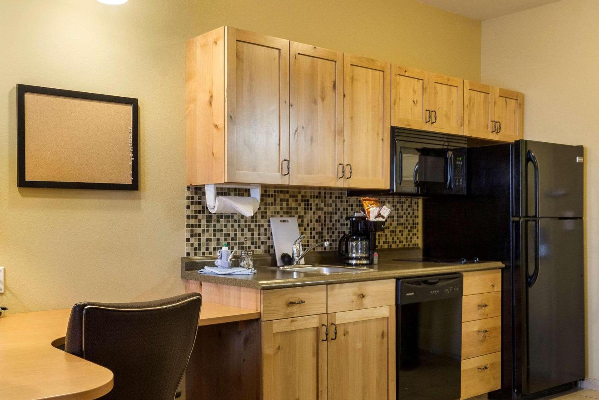 MainStay Suites Williston photo 11