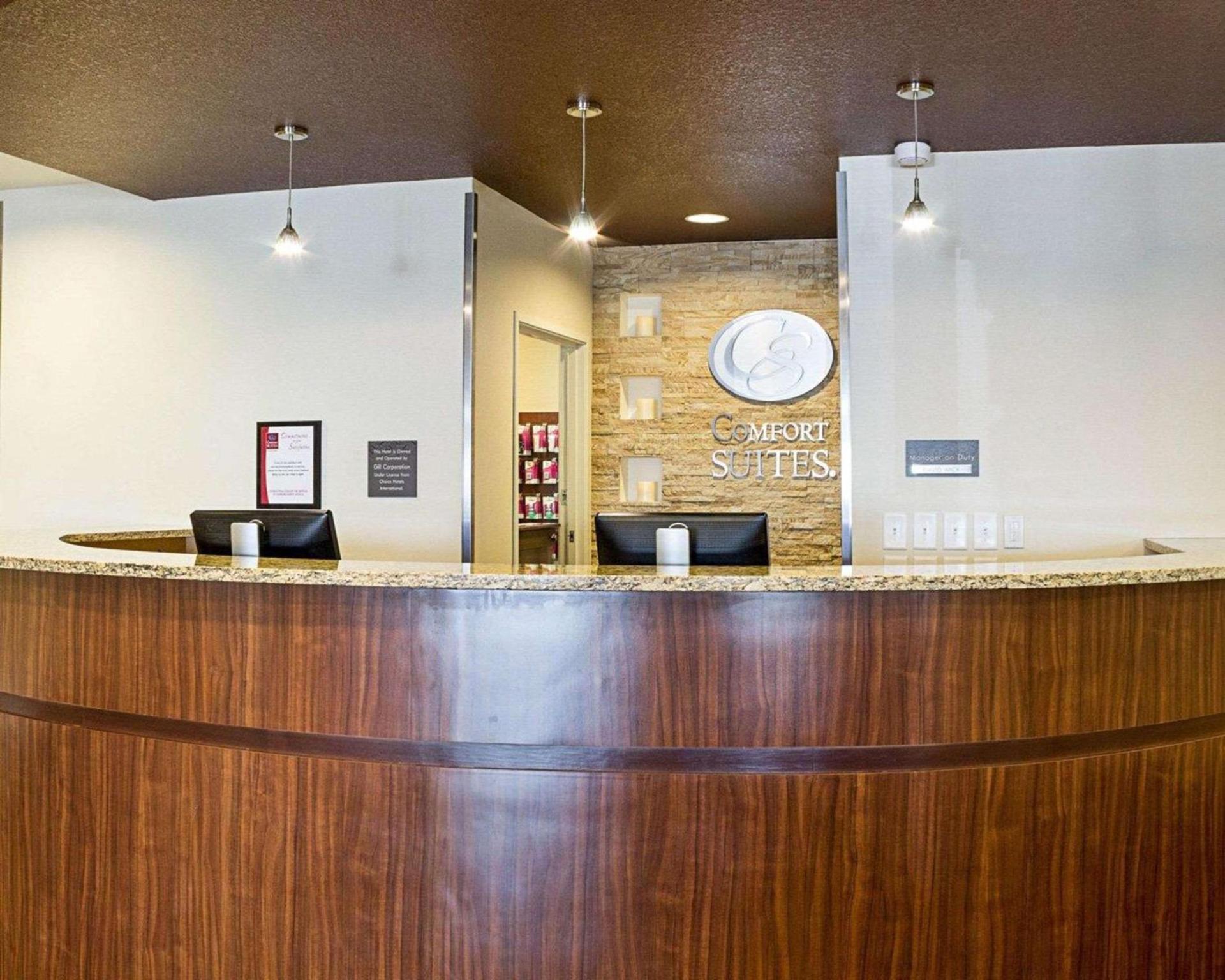 Comfort Suites Minot South photo 9