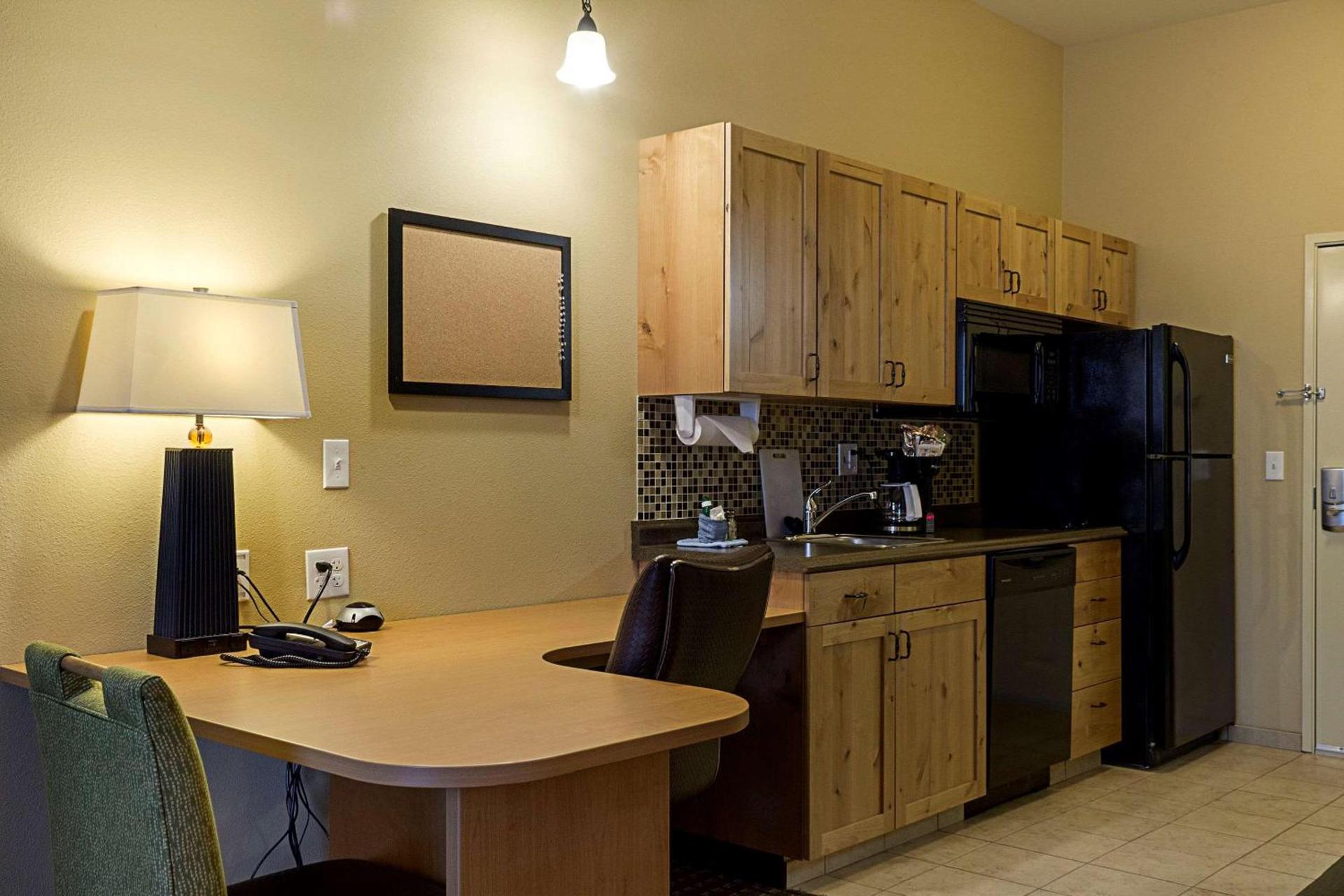 MainStay Suites Williston photo 10