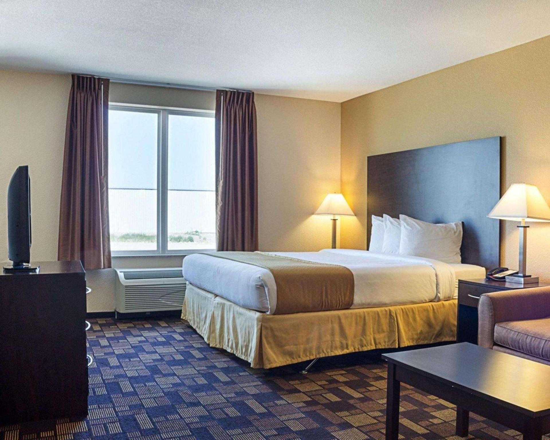 Quality Inn & Suites Minot North photo 21