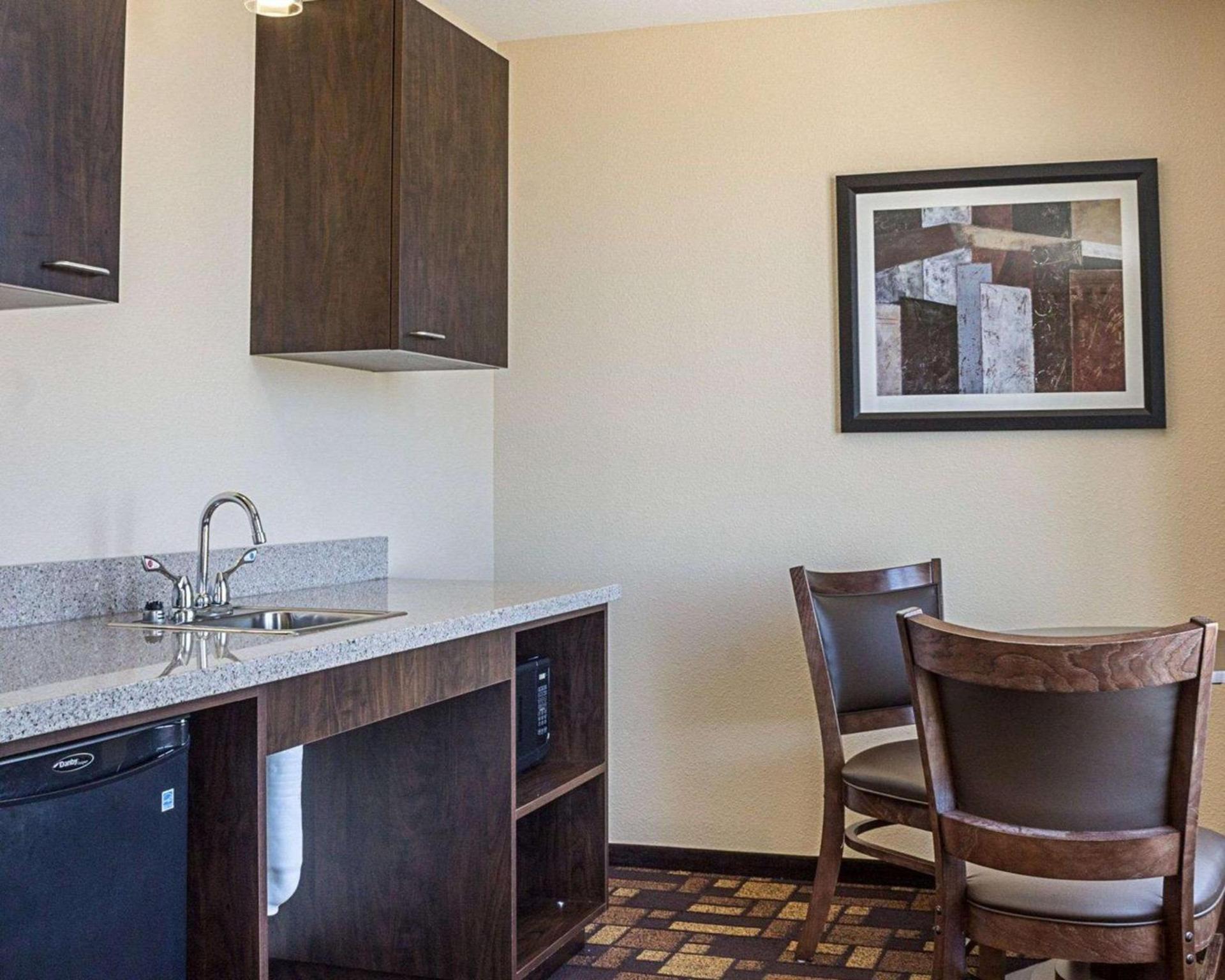 Quality Inn & Suites Minot North photo 23