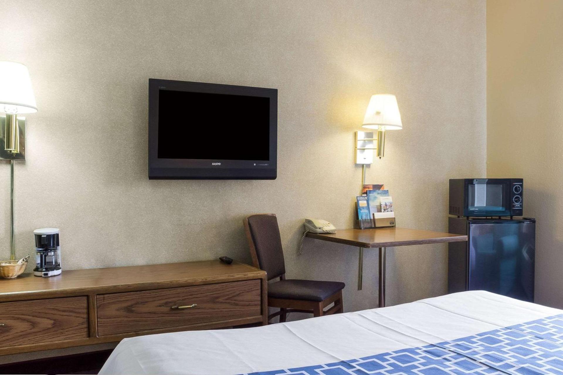 Rodeway Inn Wahpeton photo 19