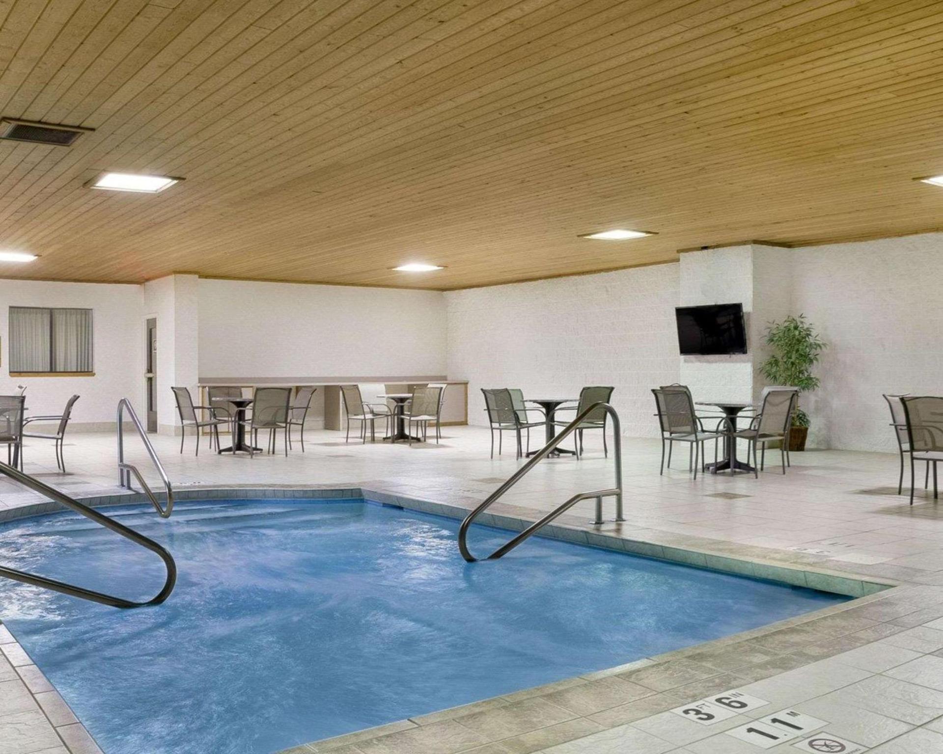 Quality Inn Bismarck I-94 photo 26