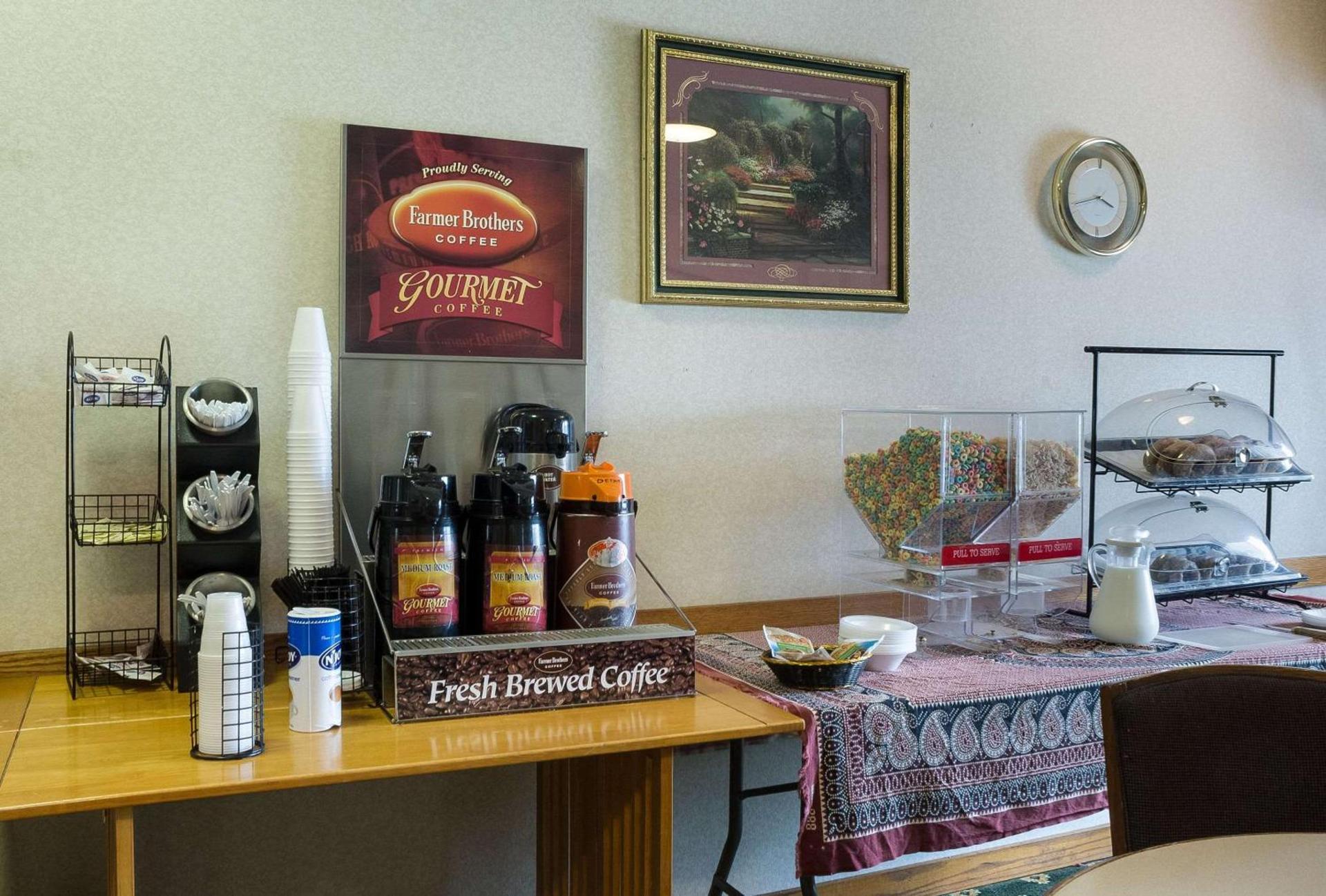 Rodeway Inn Wahpeton photo 41