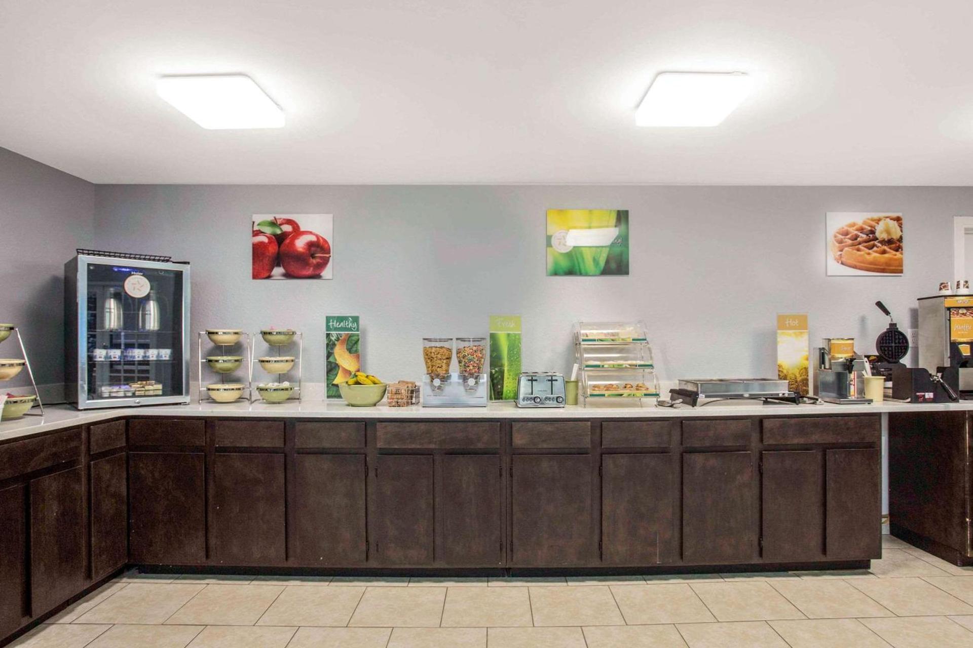 Quality Inn & Suites University Area photo 11