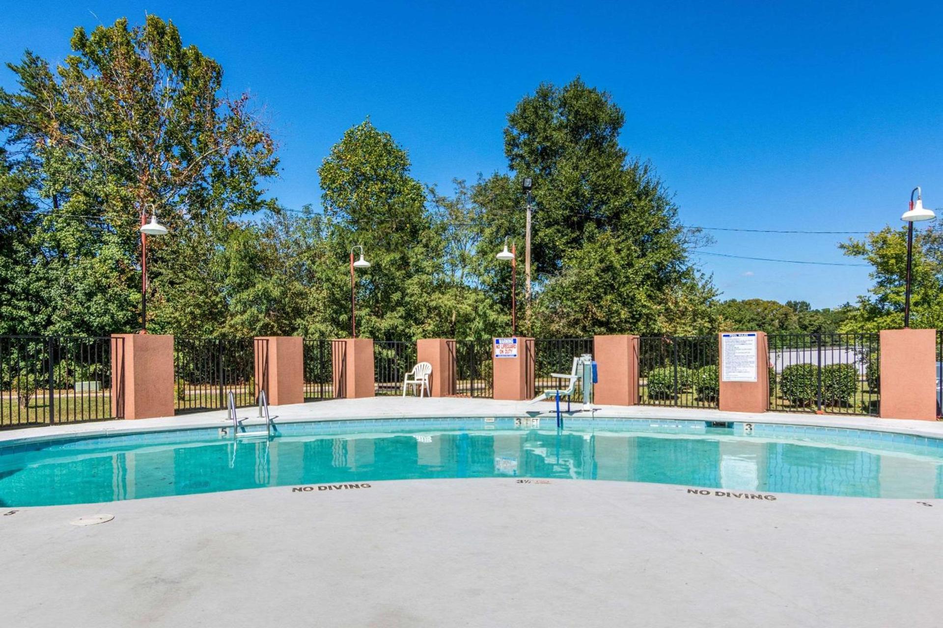 Econo Lodge Gastonia North photo 23