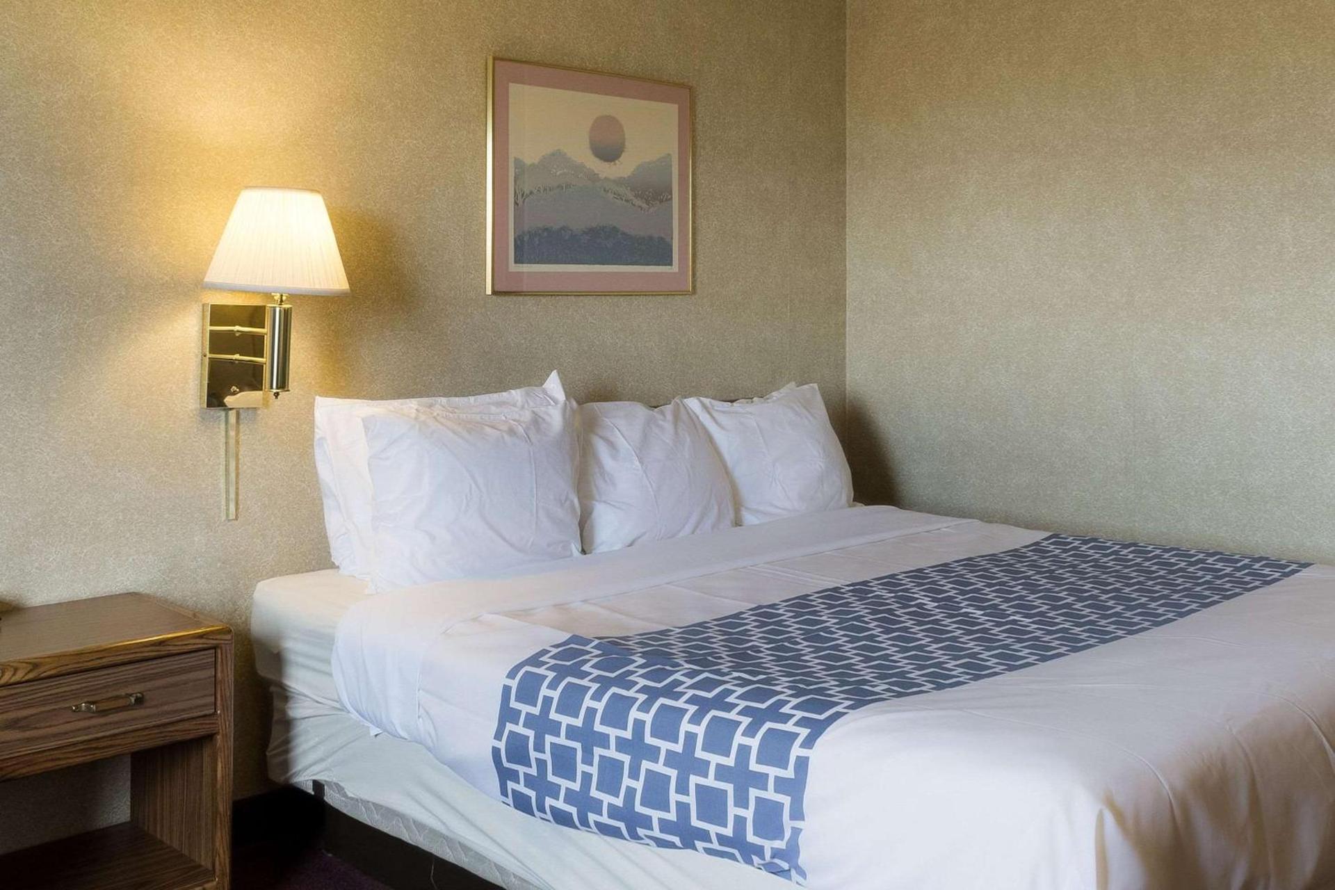 Rodeway Inn Wahpeton photo 21