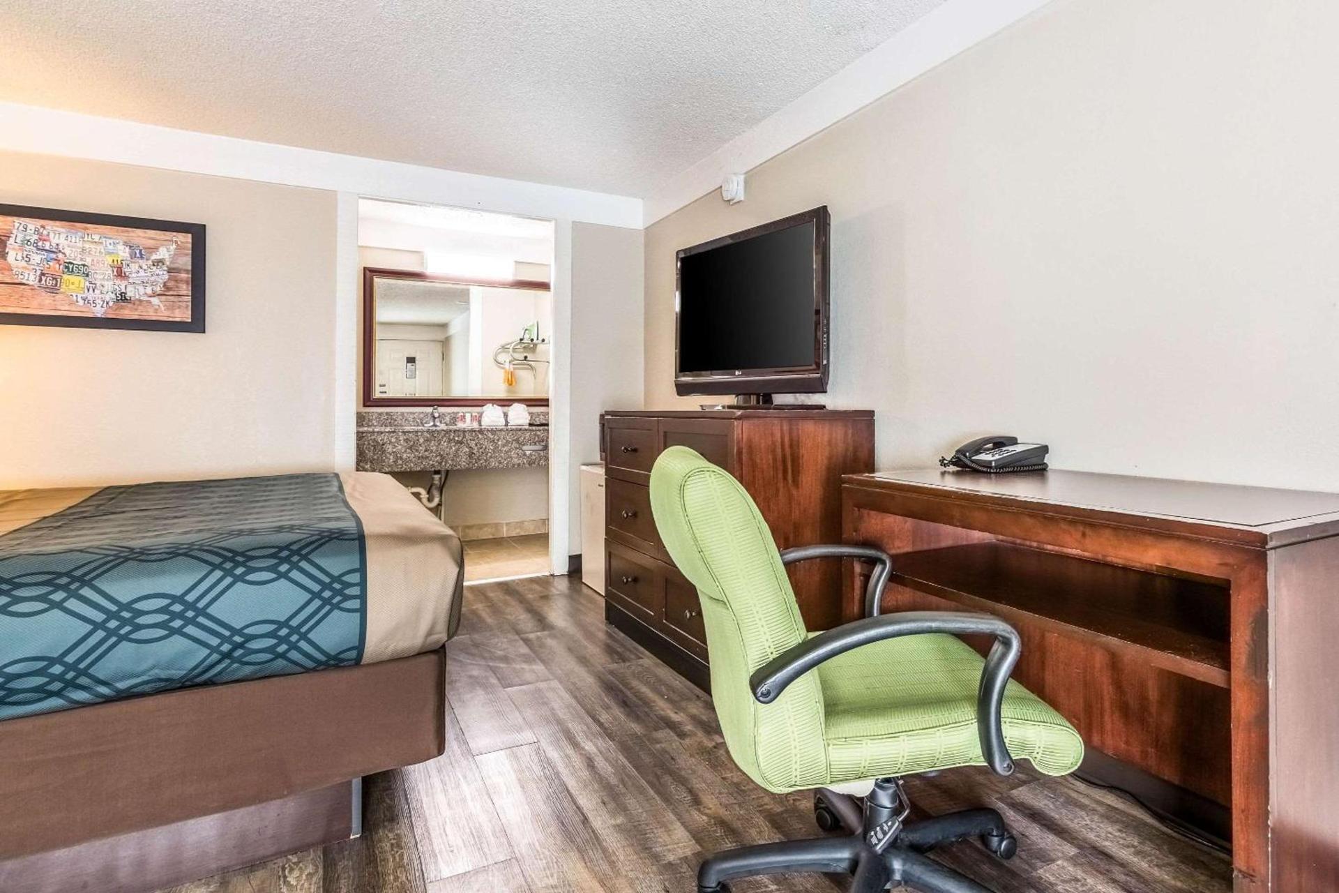 Econo Lodge Gastonia North photo 19
