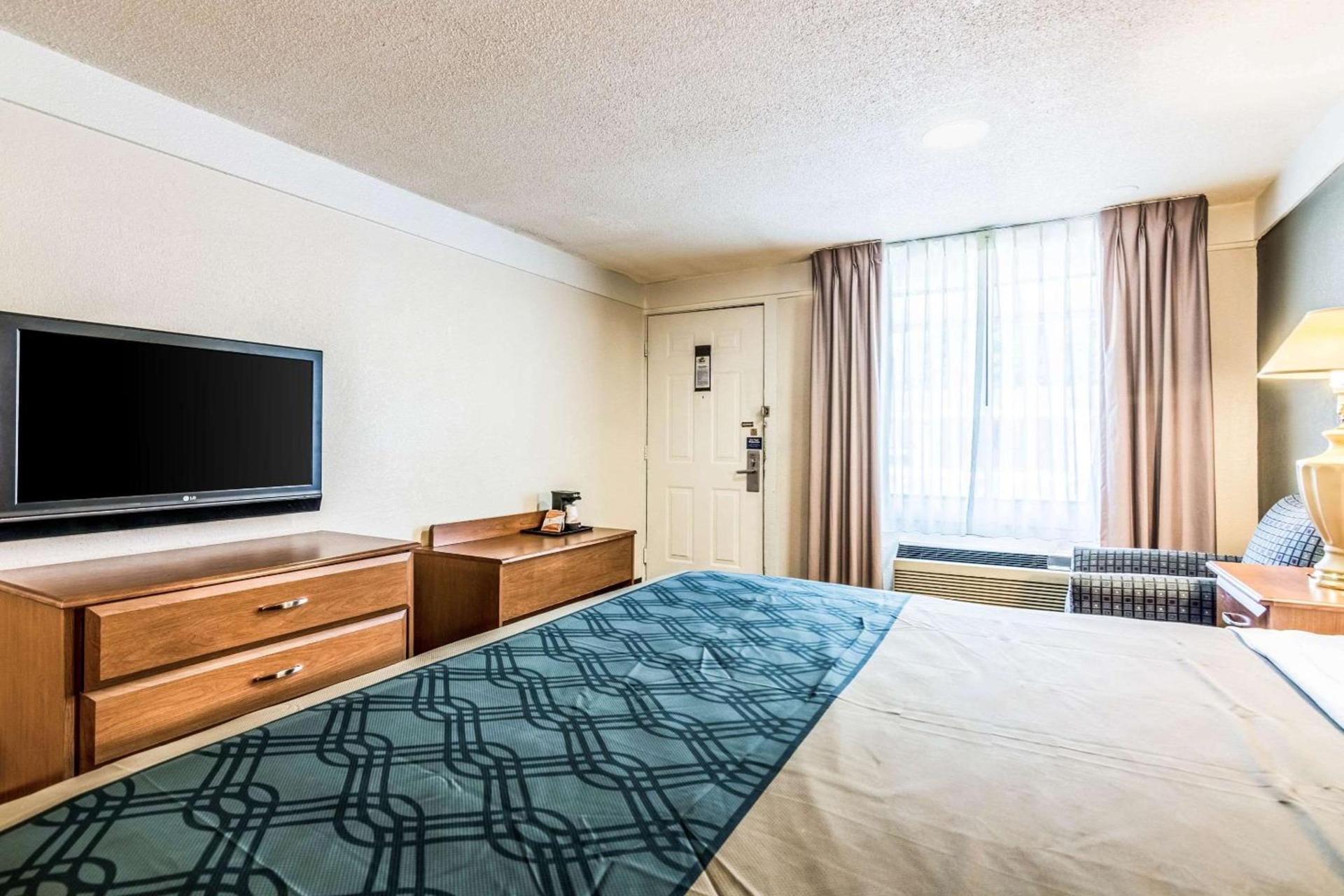 Econo Lodge Gastonia North photo 16