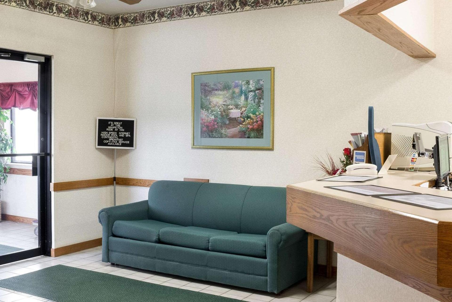 Rodeway Inn Wahpeton photo 5
