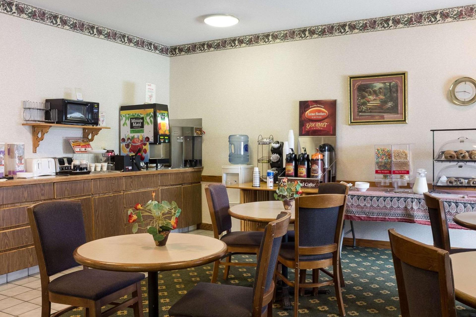 Rodeway Inn Wahpeton photo 39