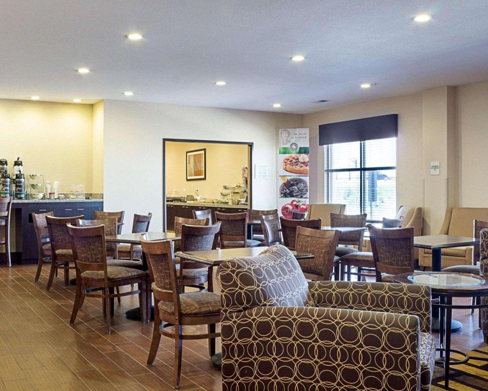 Quality Inn & Suites Minot North photo 29