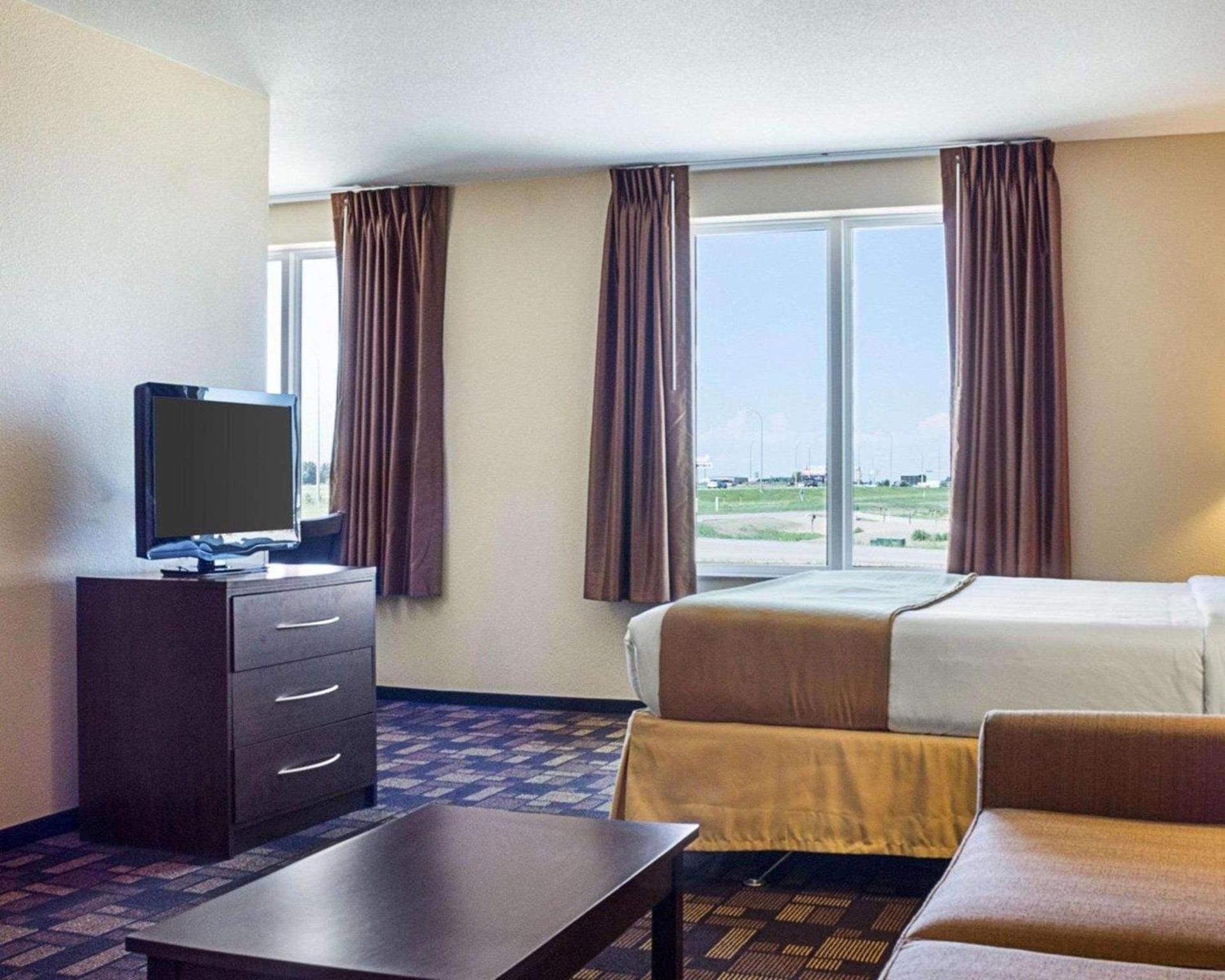 Quality Inn & Suites Minot North photo 20