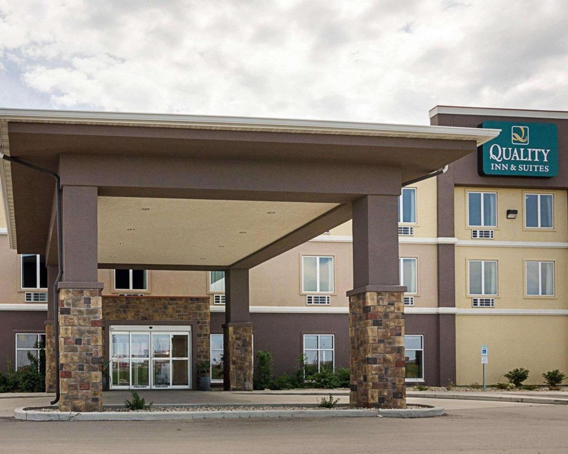 Quality Inn & Suites Minot North photo 2