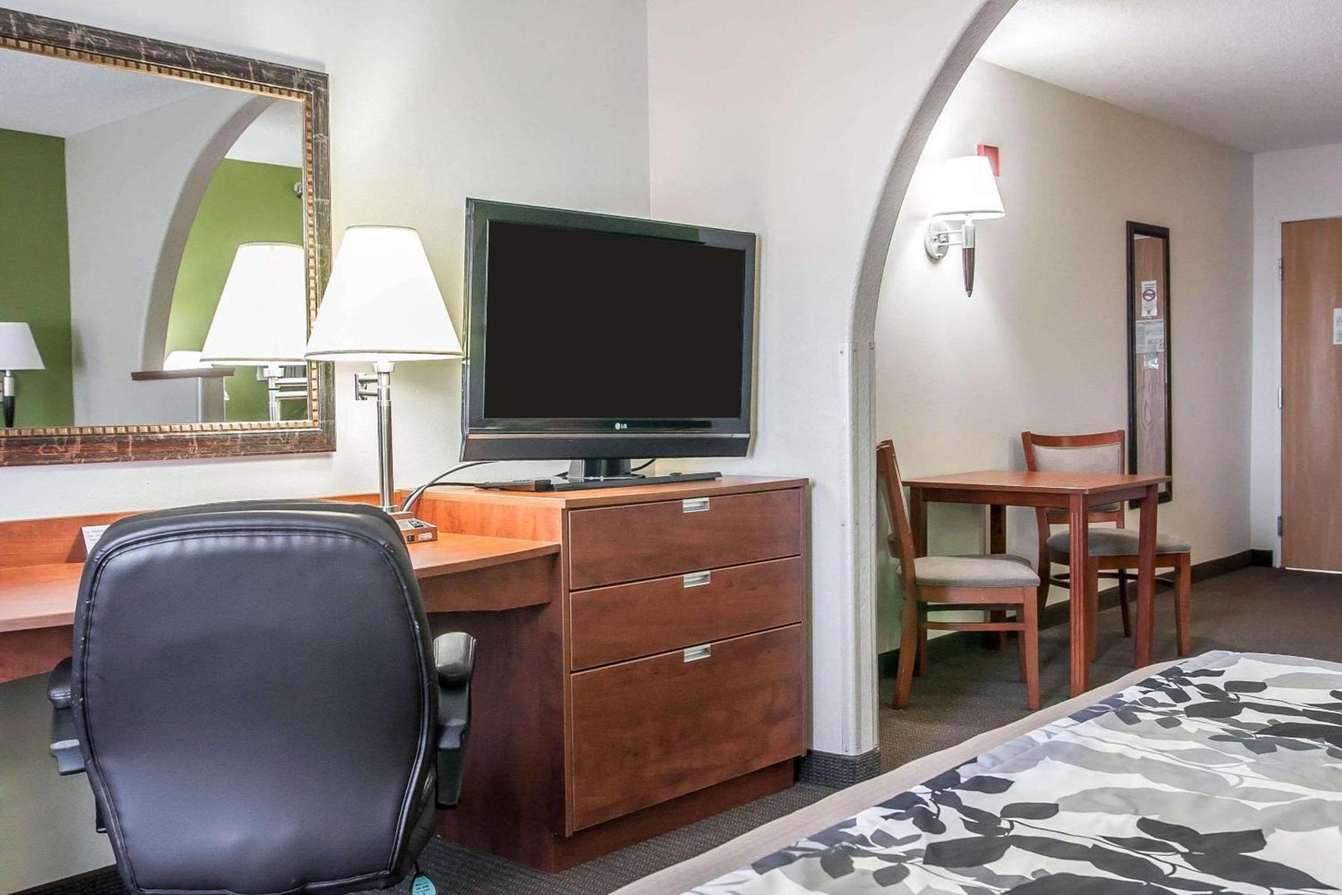 Sleep Inn & Suites Conference Center and Water Park photo 8