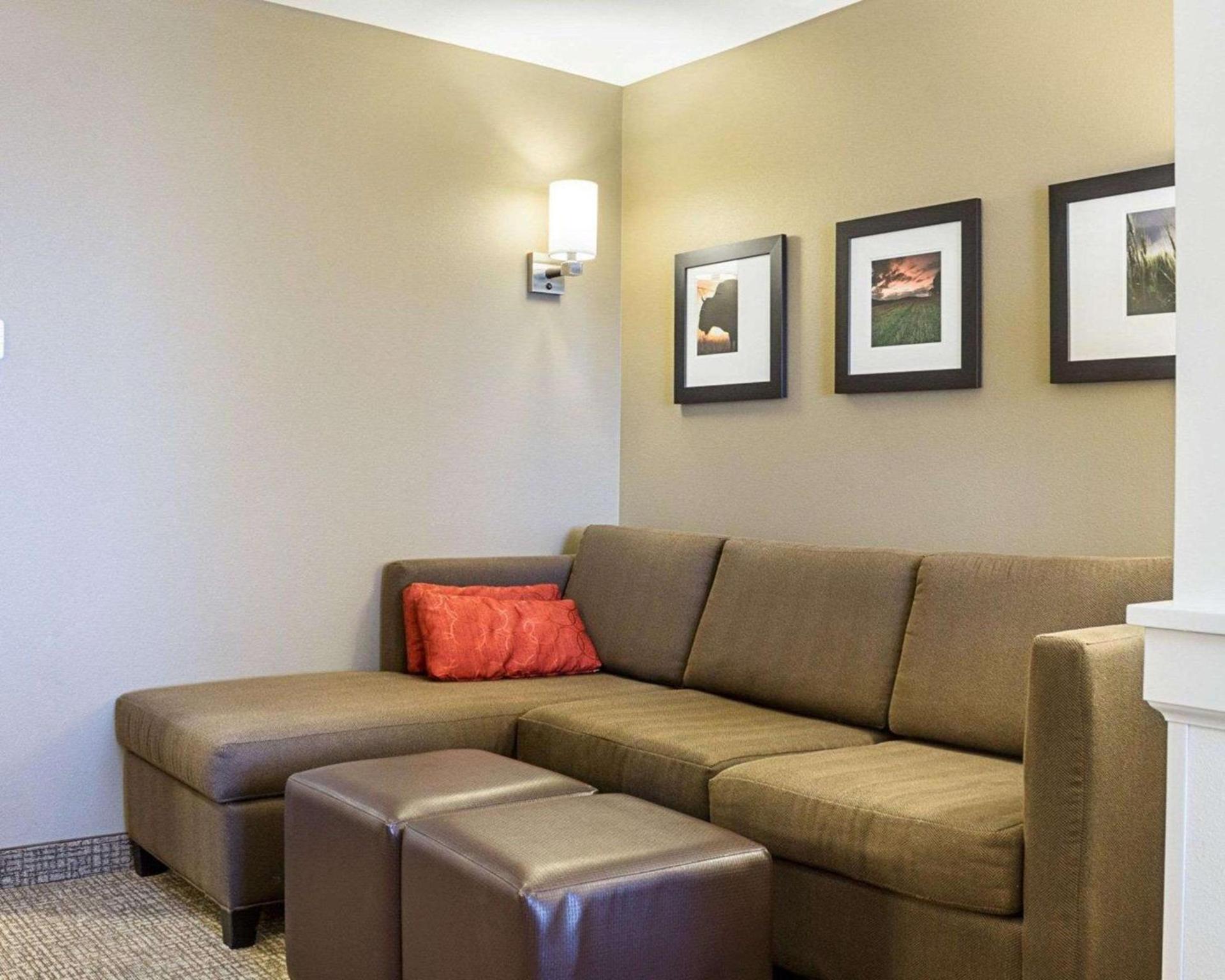 Comfort Suites Fargo Medical Center photo 17