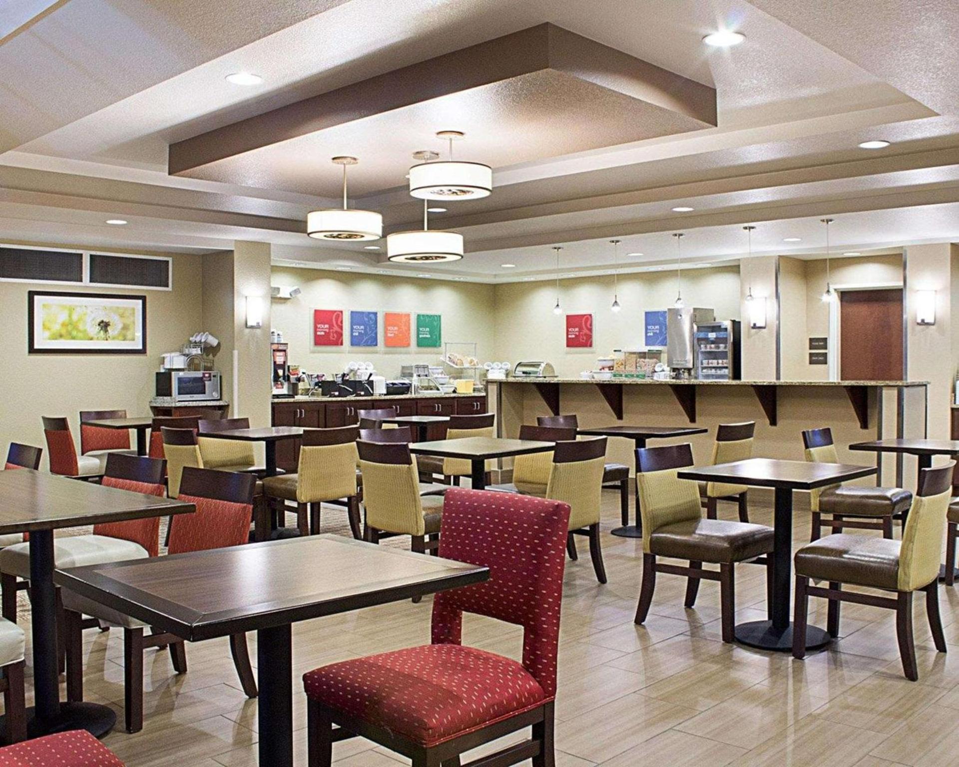 Comfort Suites Minot South photo 42