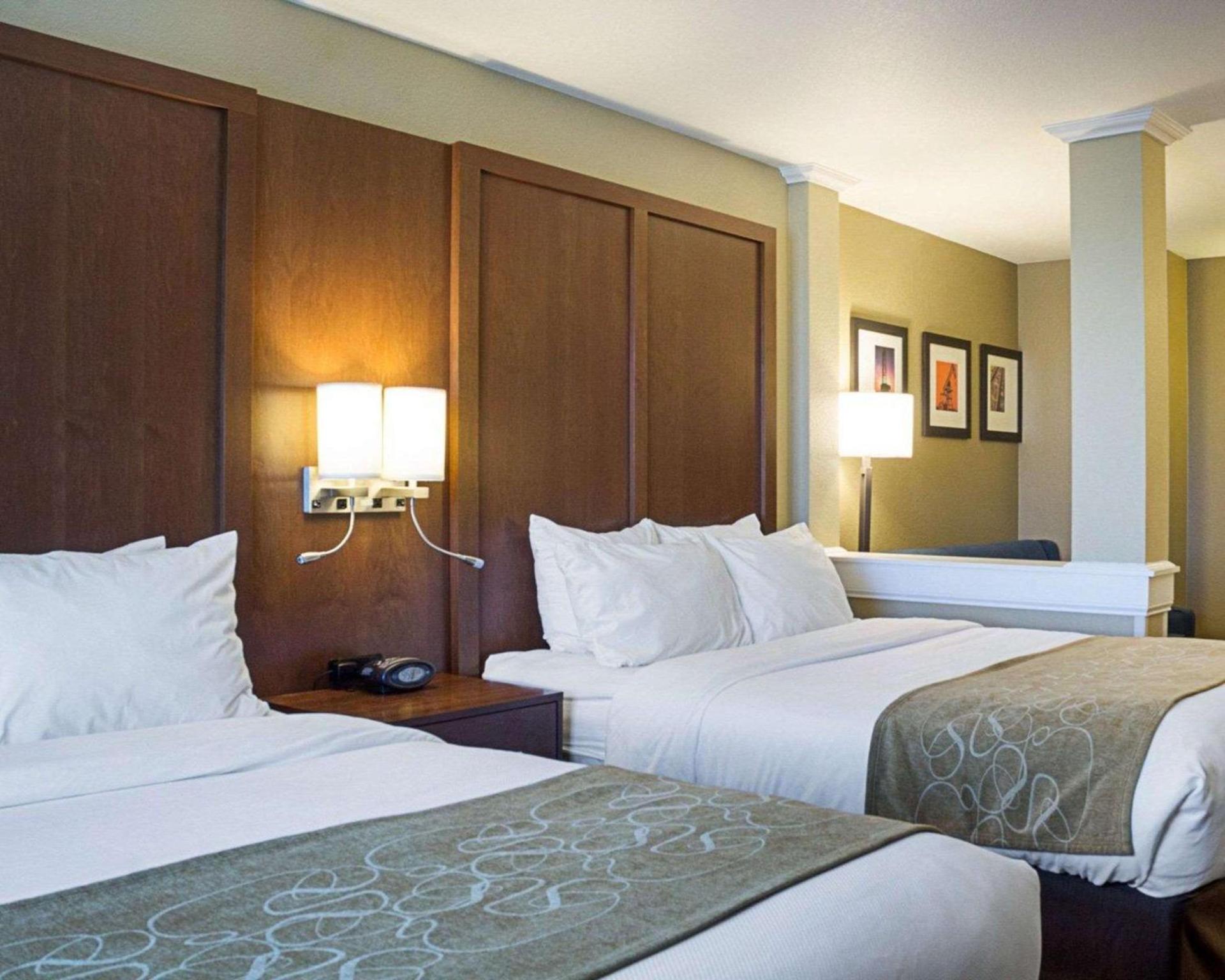 Comfort Suites Minot South photo 27