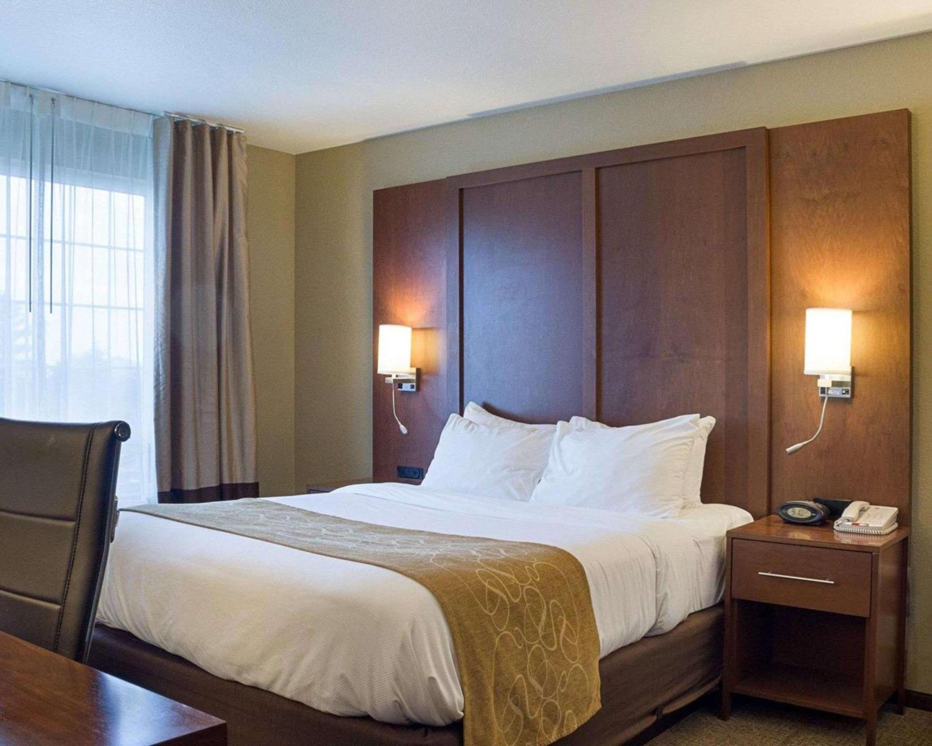 Comfort Suites Minot South photo 31
