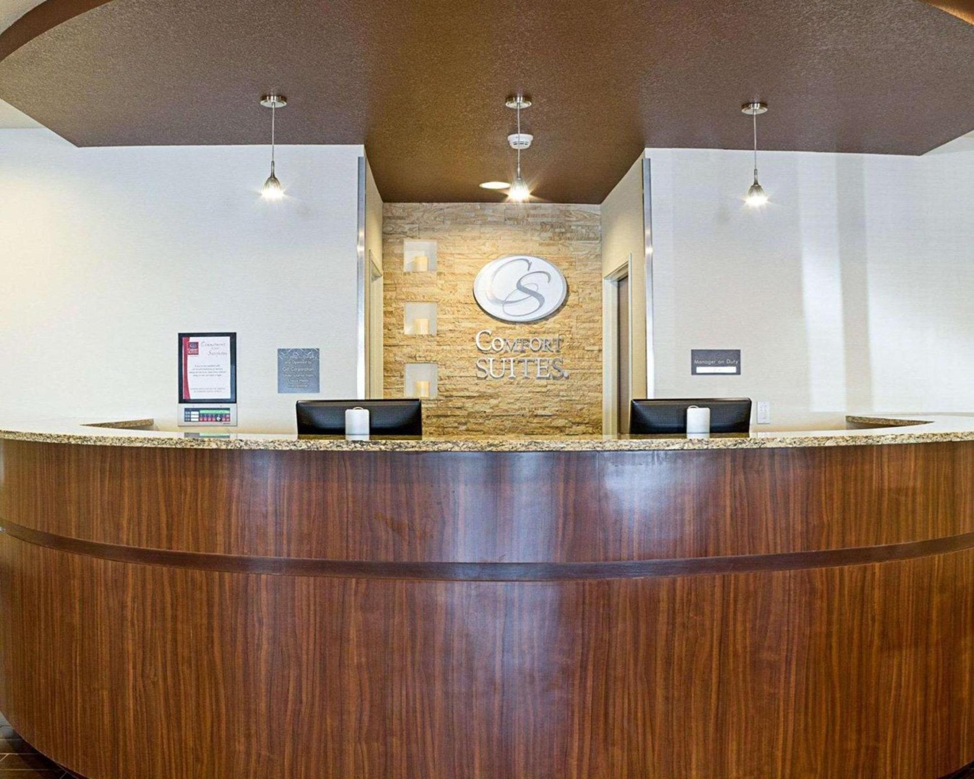 Comfort Suites Minot South photo 10