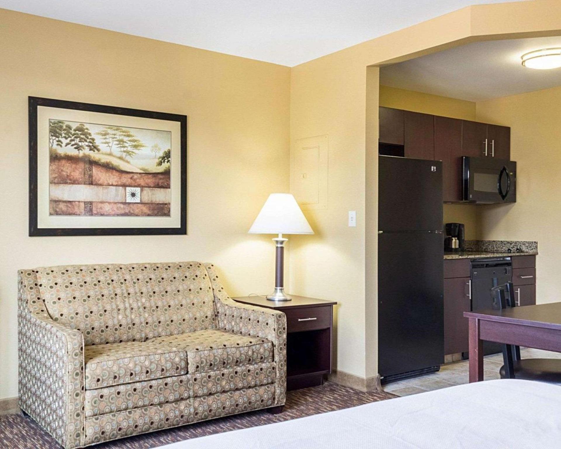 MainStay Suites Minot photo 10