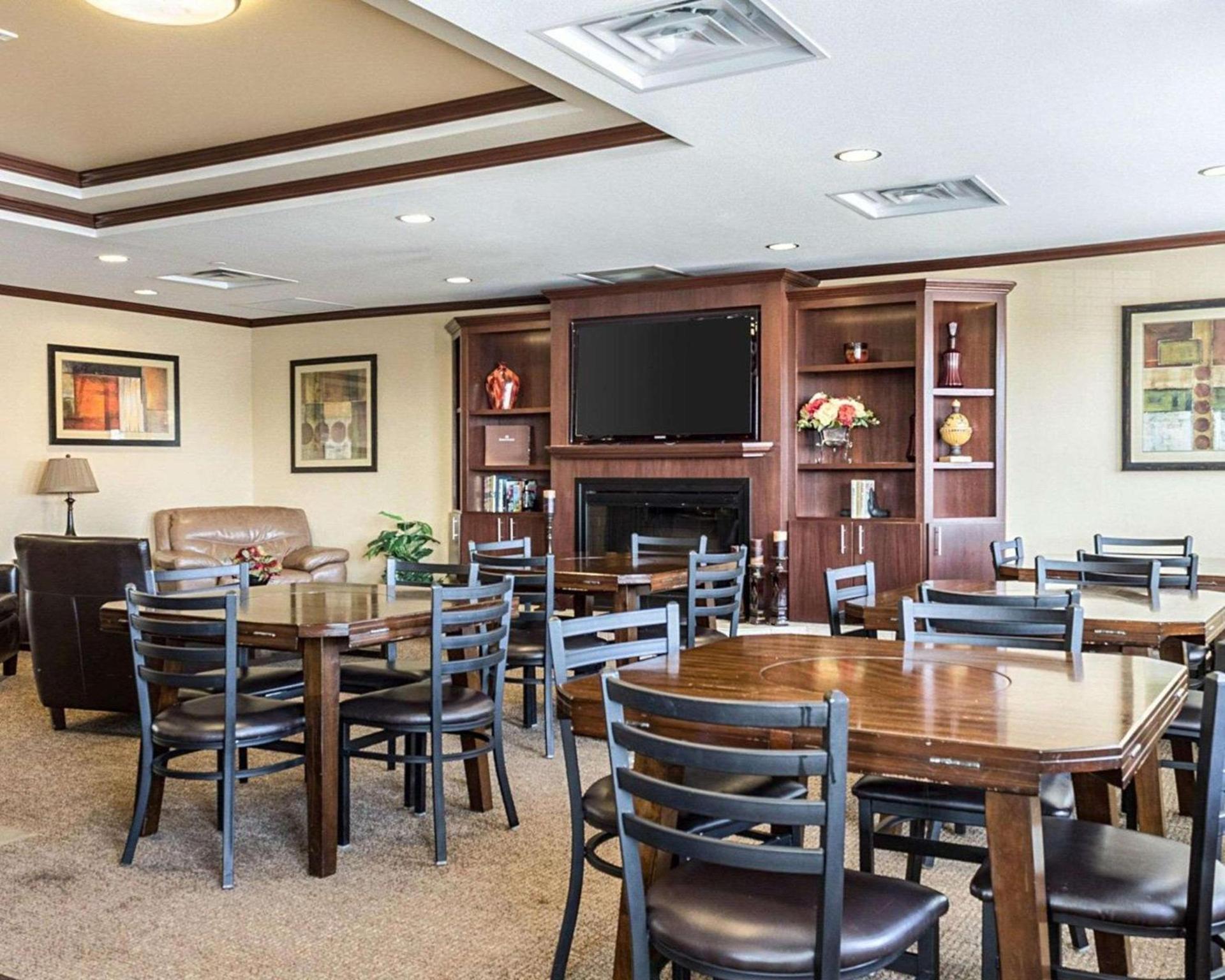 MainStay Suites Minot photo 32