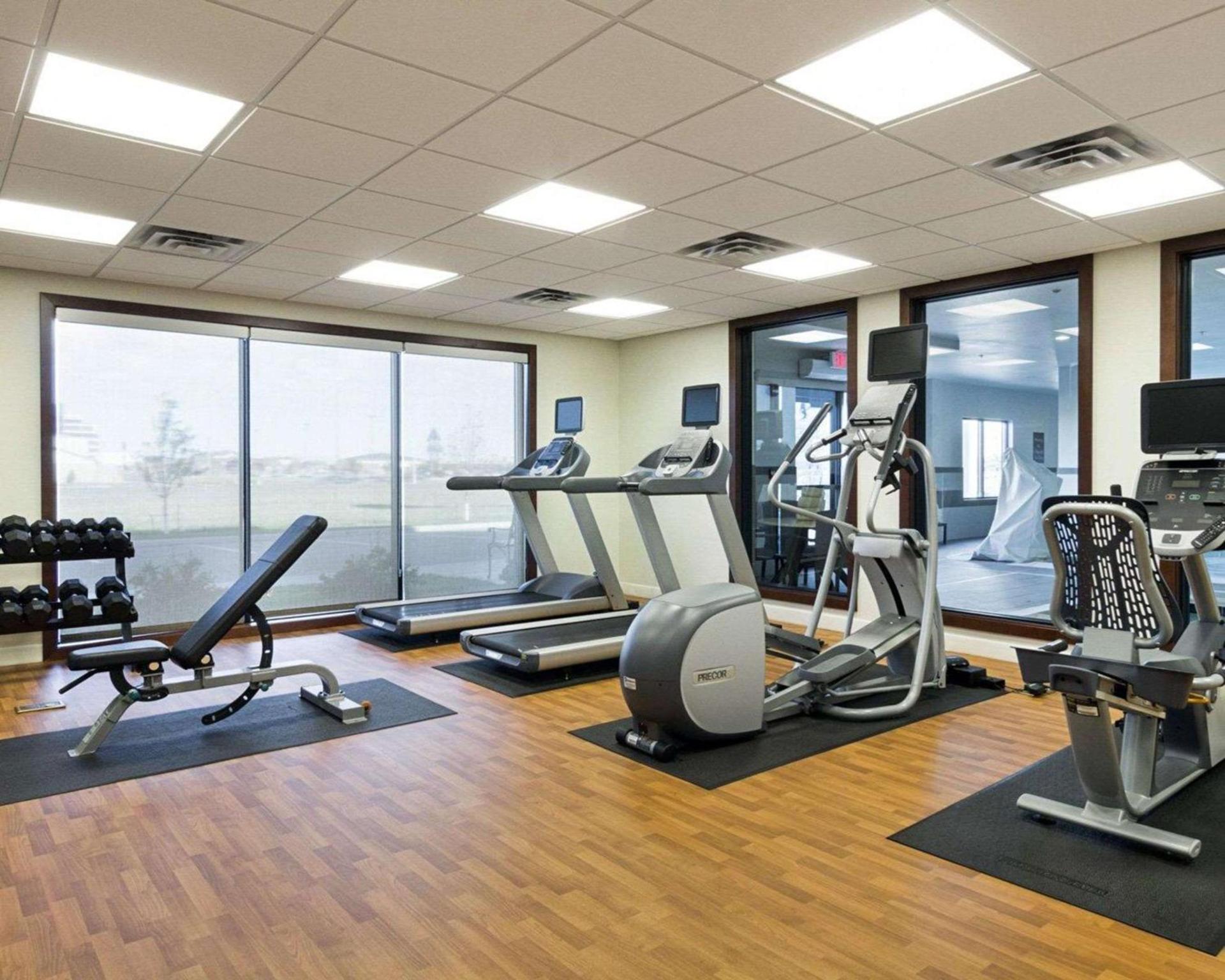 Comfort Suites Fargo Medical Center photo 25